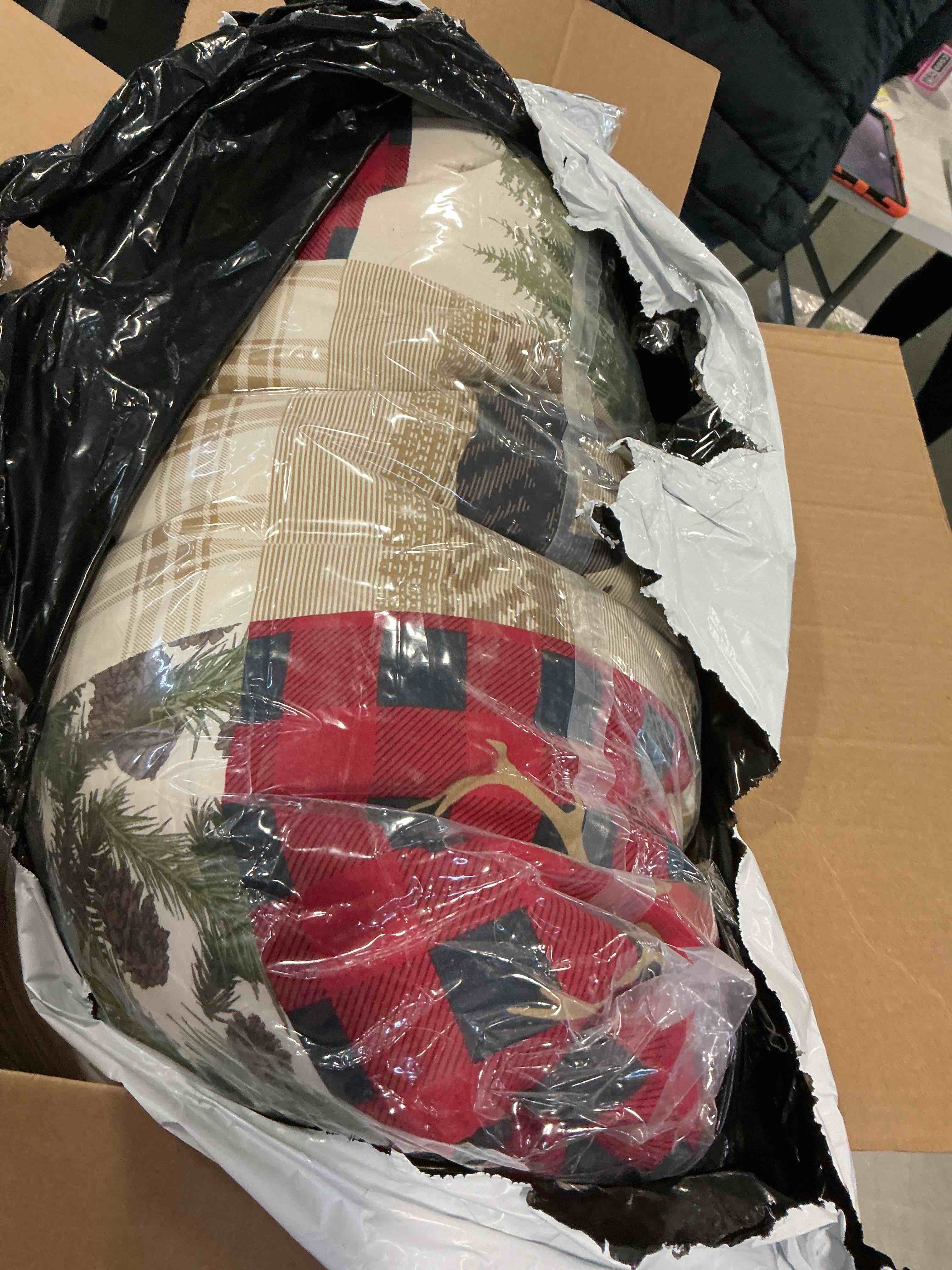 Condition photo showing Good Condition for Your Lifestyle by Donna Sharp Cedar Lodge 3 PC Comforter Set from Queen