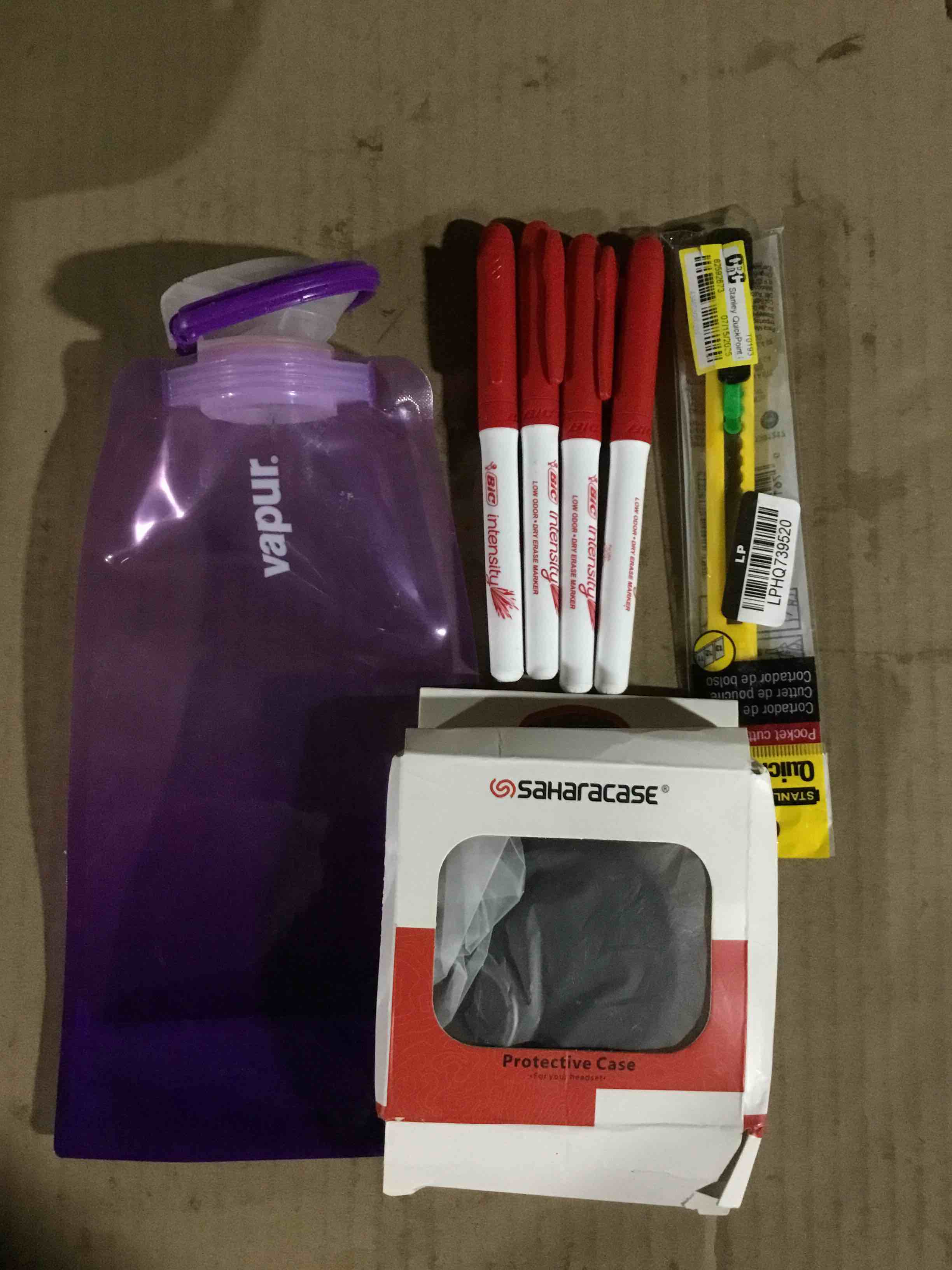 7L Original Anti-Bottle The Anti-Bottle stands when full, collapses easily into the attached carabiner when empty,