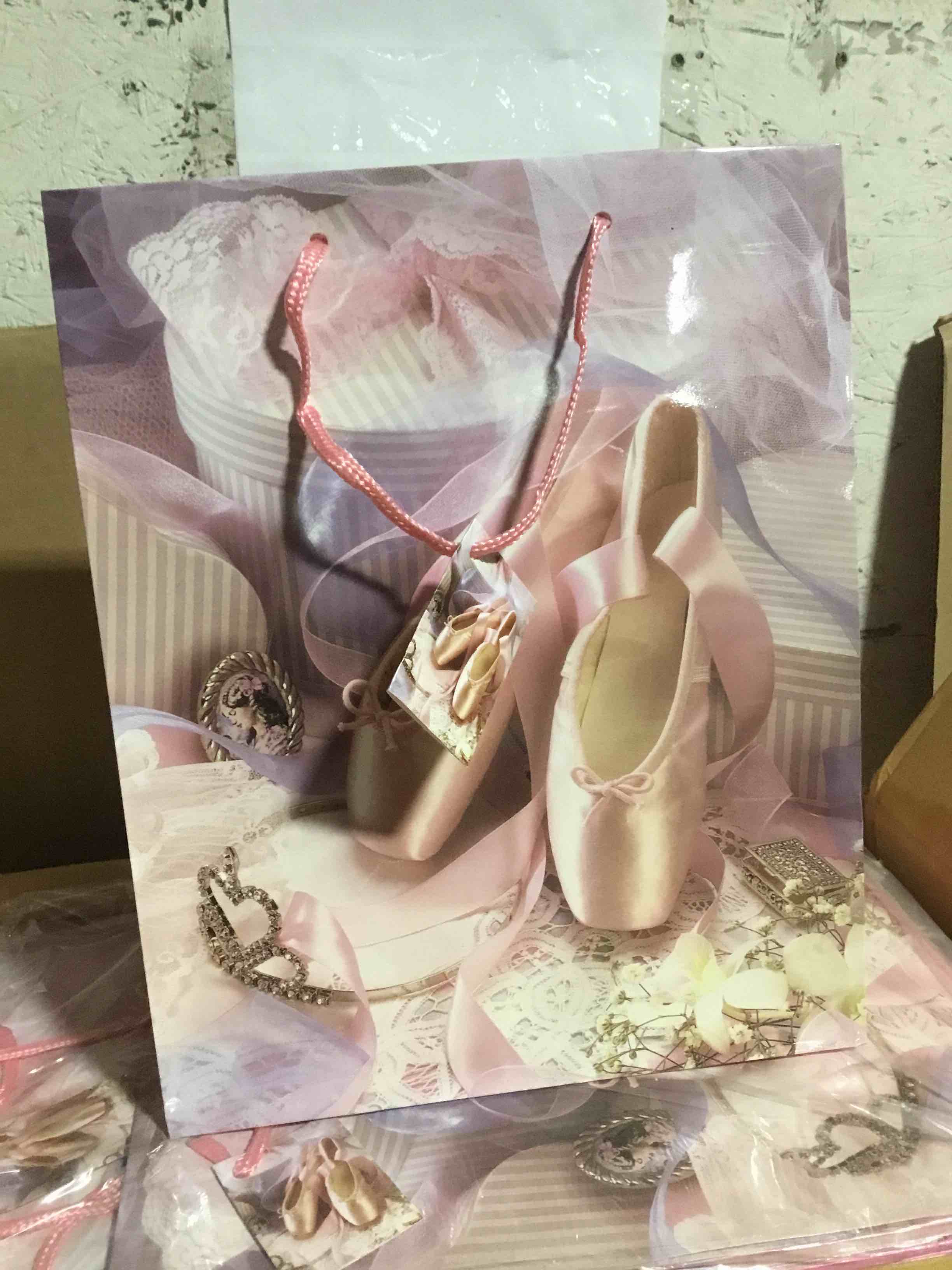 Condition photo showing New/Like New for Box 108 Dancer’s Gift Bag
