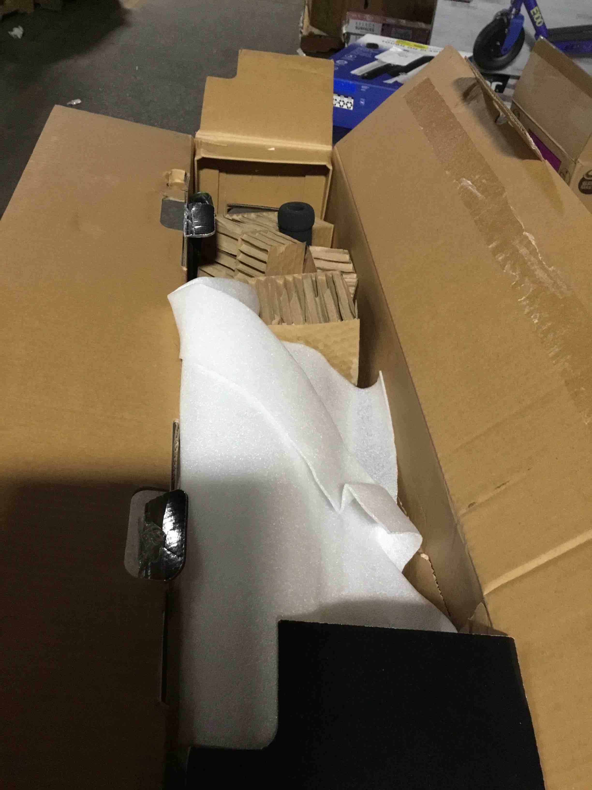 Condition photo showing Good Condition for Razor Black Label E90 Electric Scooter - Green  for Child Ages 8+ and up to 120 lbs  up to 10 mph