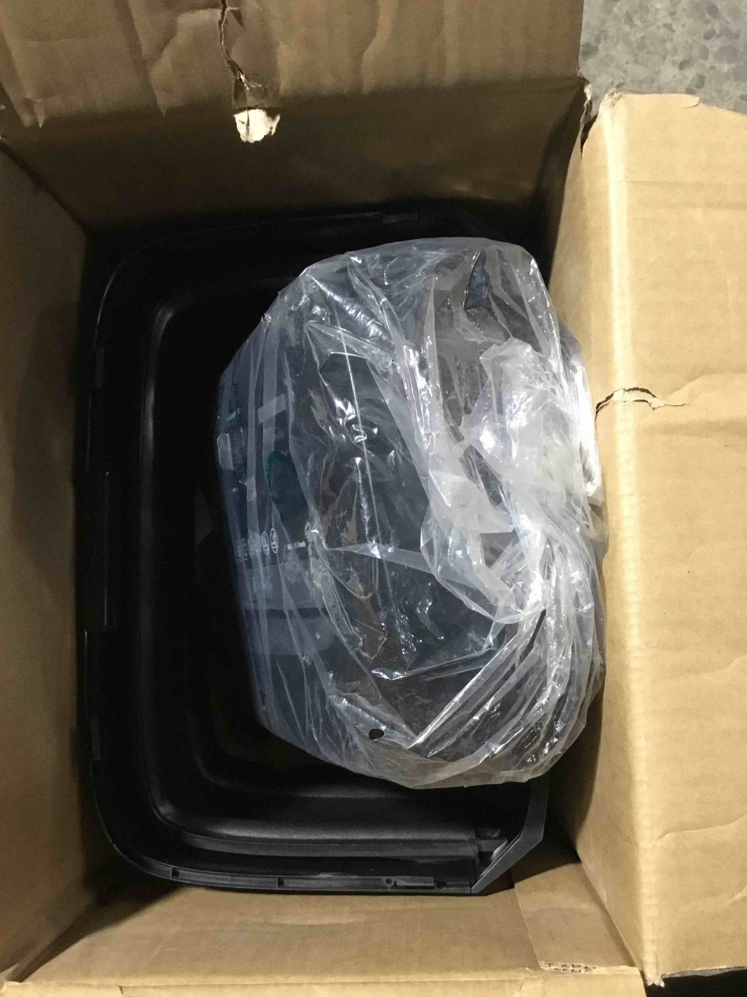 Condition photo showing New/Like New for Pen + Gear 16-Sheet Cross-Cut Paper/CDs and DVDs/Credit Card Shredder  5.3 Gallon Bin  Black Home and Office use