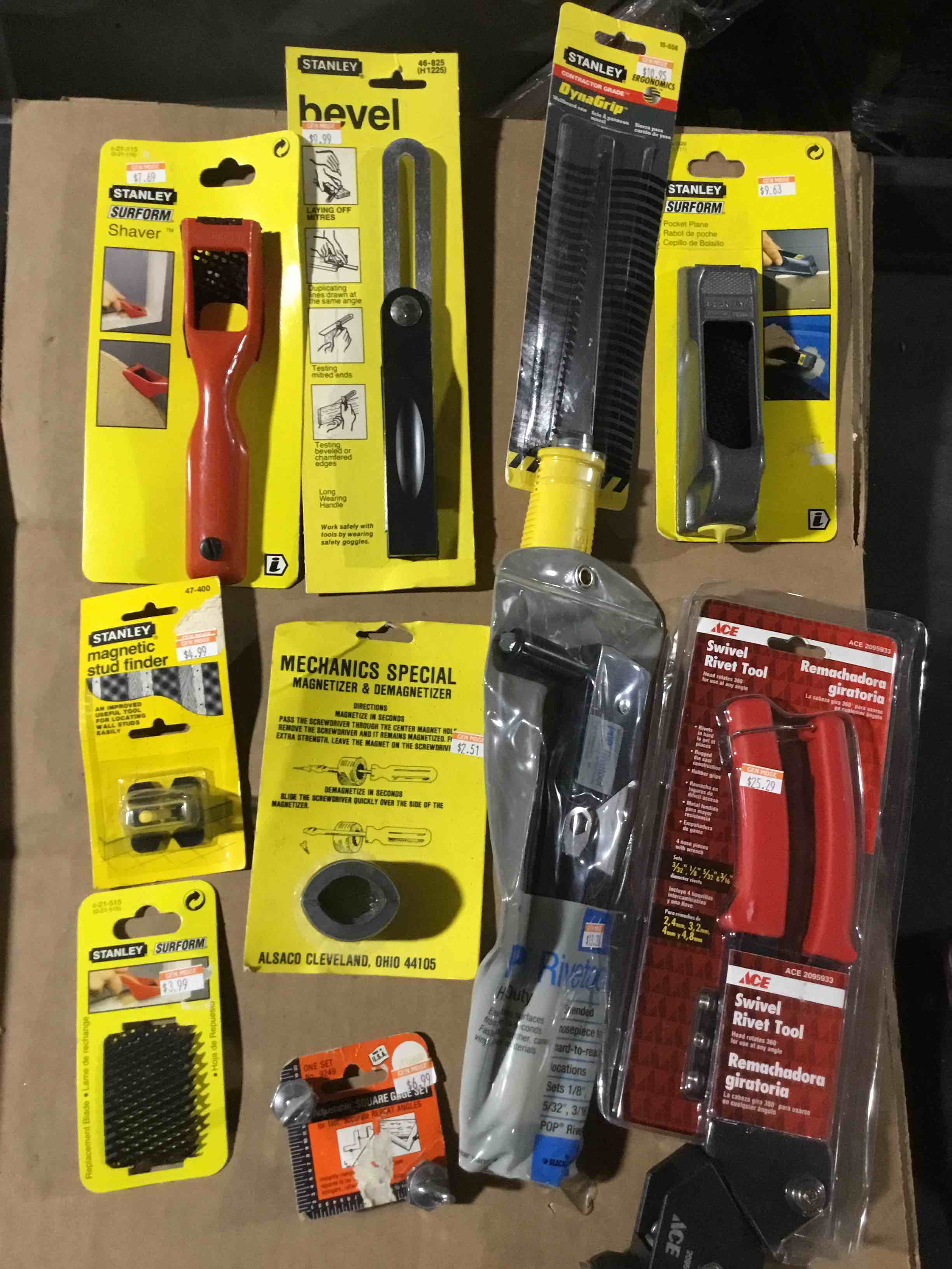 box lot of miscellaneous items 