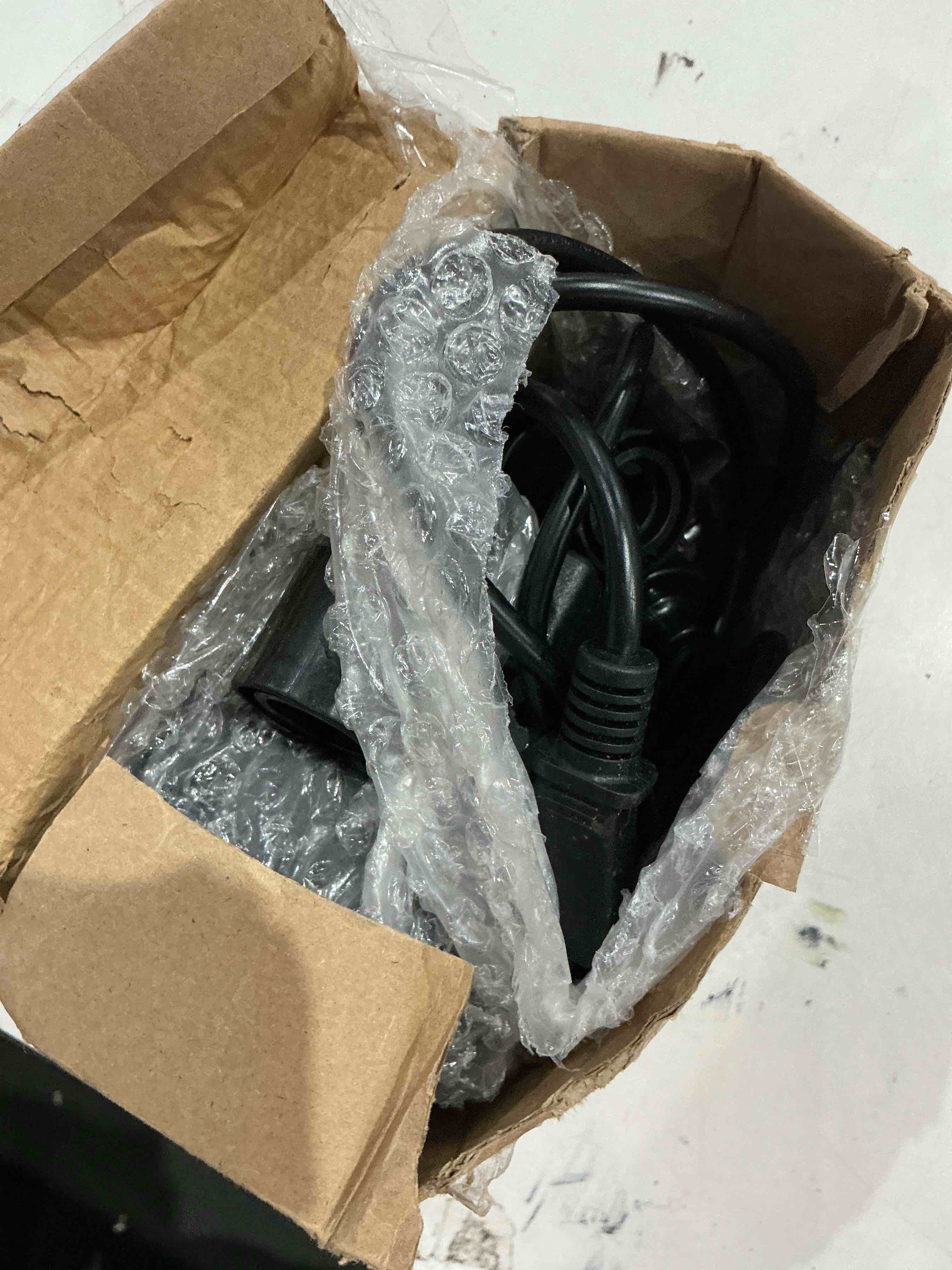 Condition photo showing Good Condition for knifel submersible pump 660gph with auto-shut-off 8.2ft high lift for fountains, hydroponics, ponds, aquariums & more 660gph-at