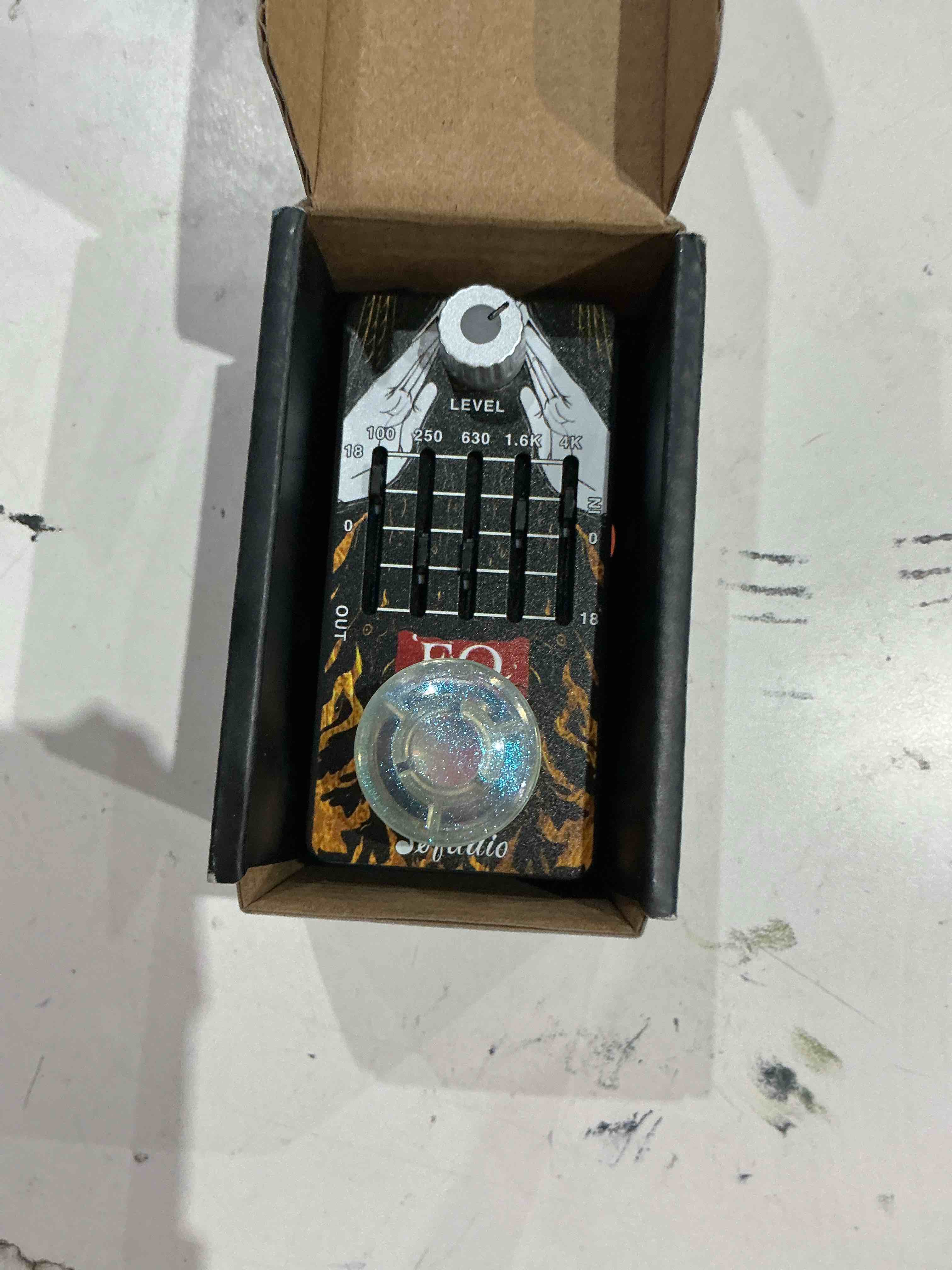 Condition photo showing Good Condition for analog equalizer pedal eq pedal for electric and acoustic guitar with true bypass full metal case (eq)