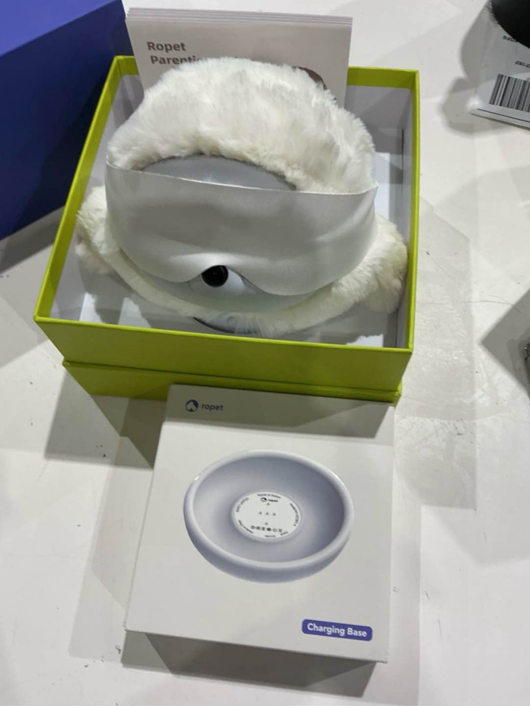 Condition photo showing Good Condition for kamomo companion interactive robot pet, emotional support for kids and adults, ai desk robots, anxiety relief comfort gift