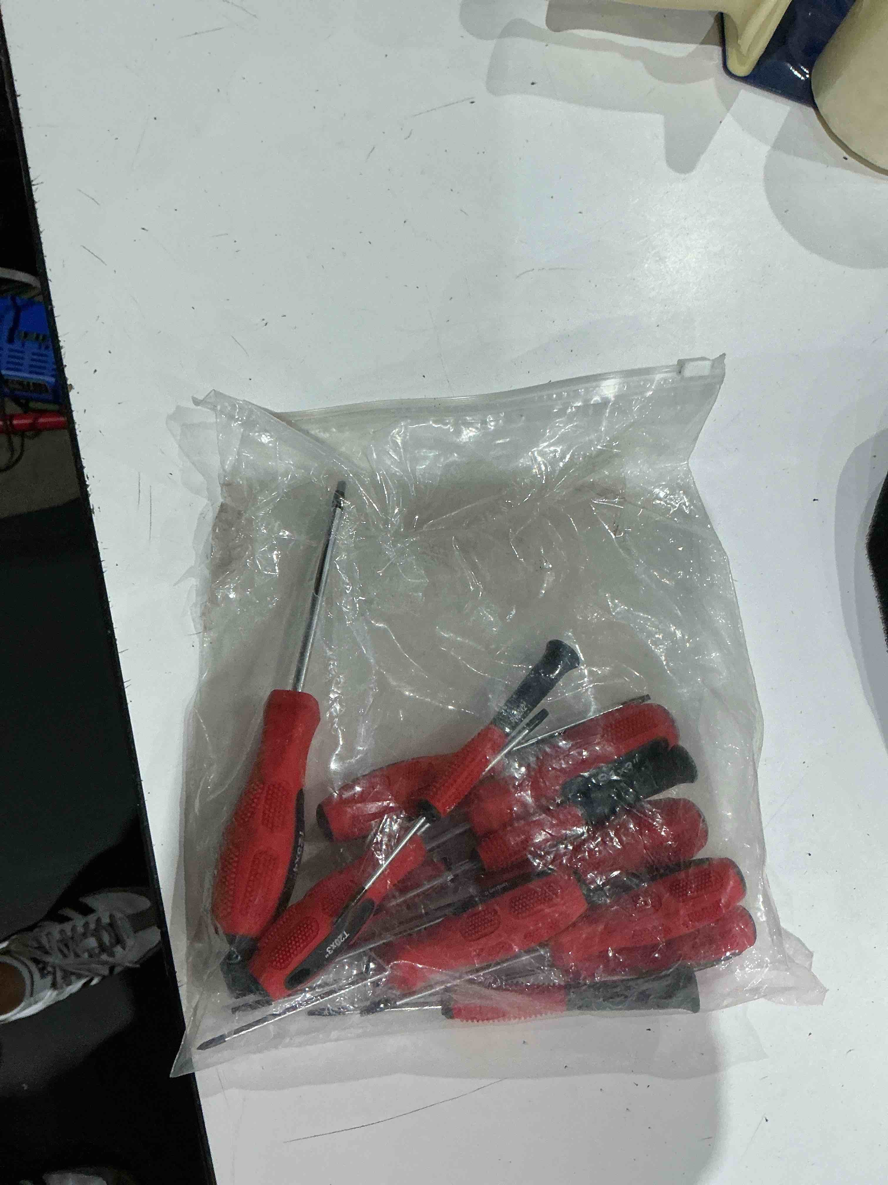 https://s3.amazonaws.com/lotting-images-prod/bidfta/PNK4797845_1788536169014.jpeg