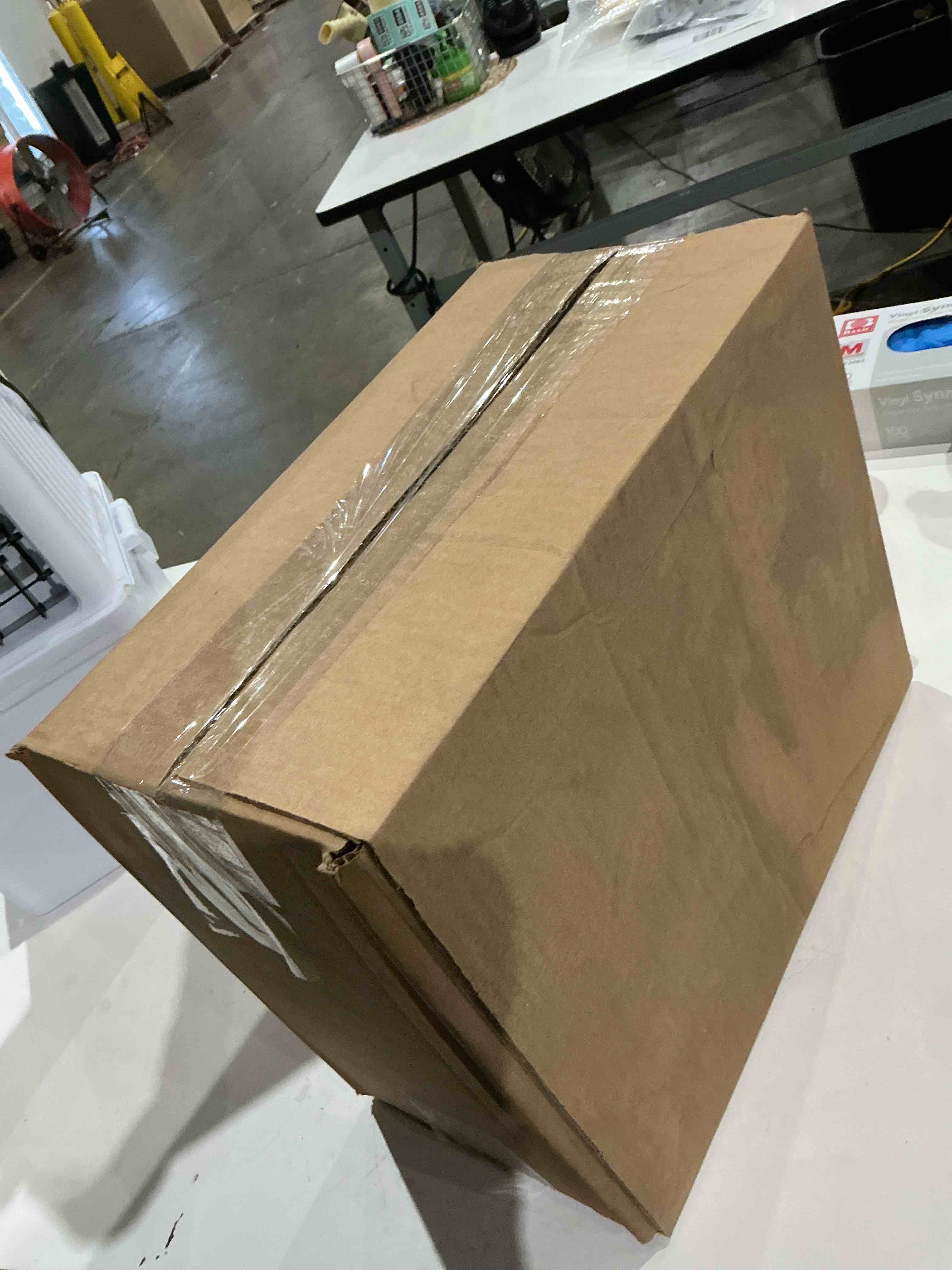 https://s3.amazonaws.com/lotting-images-prod/bidfta/PNK4809709_1789560457831.jpeg