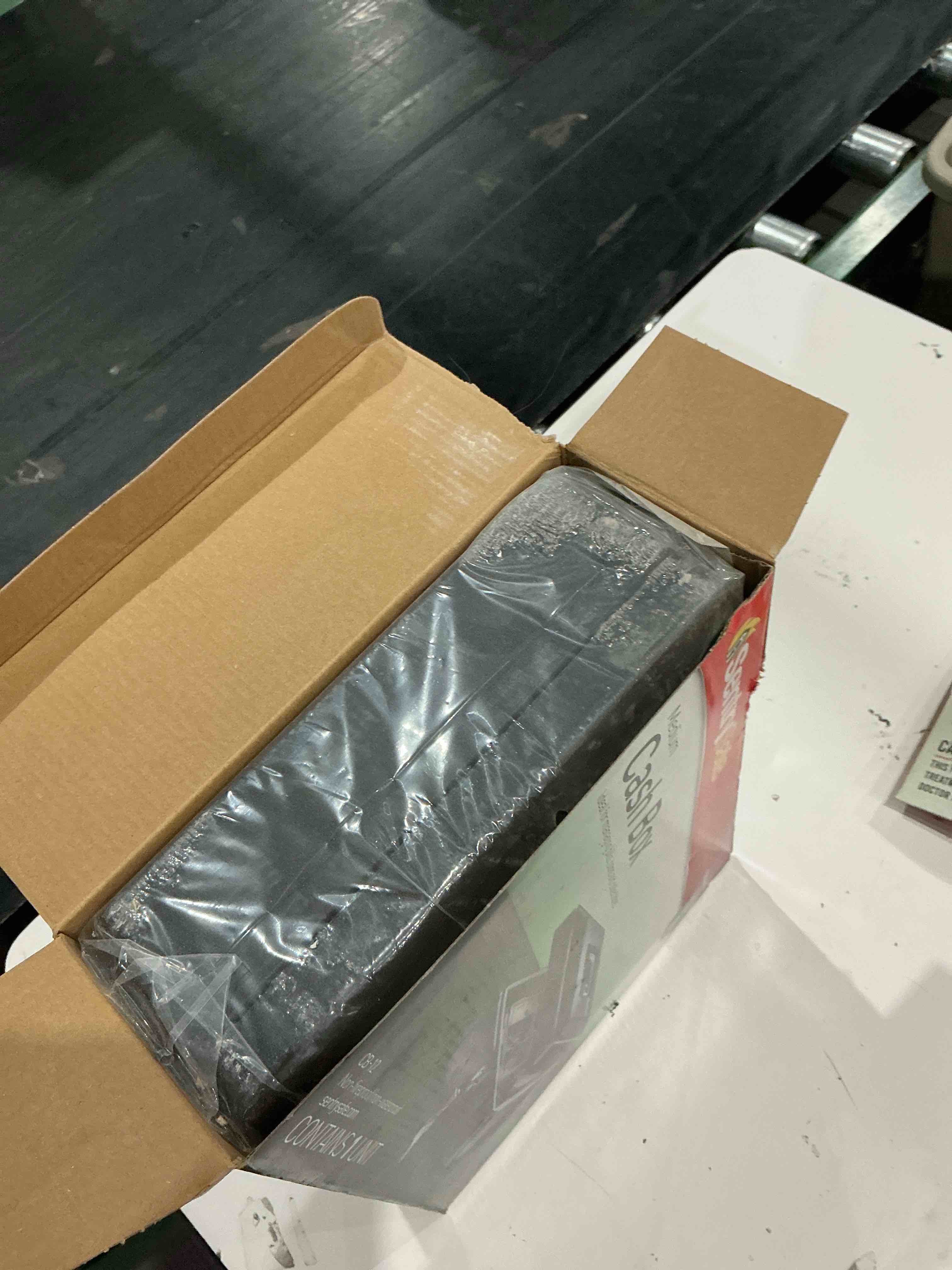 https://s3.amazonaws.com/lotting-images-prod/bidfta/PNK4815558_1789041424164.jpeg
