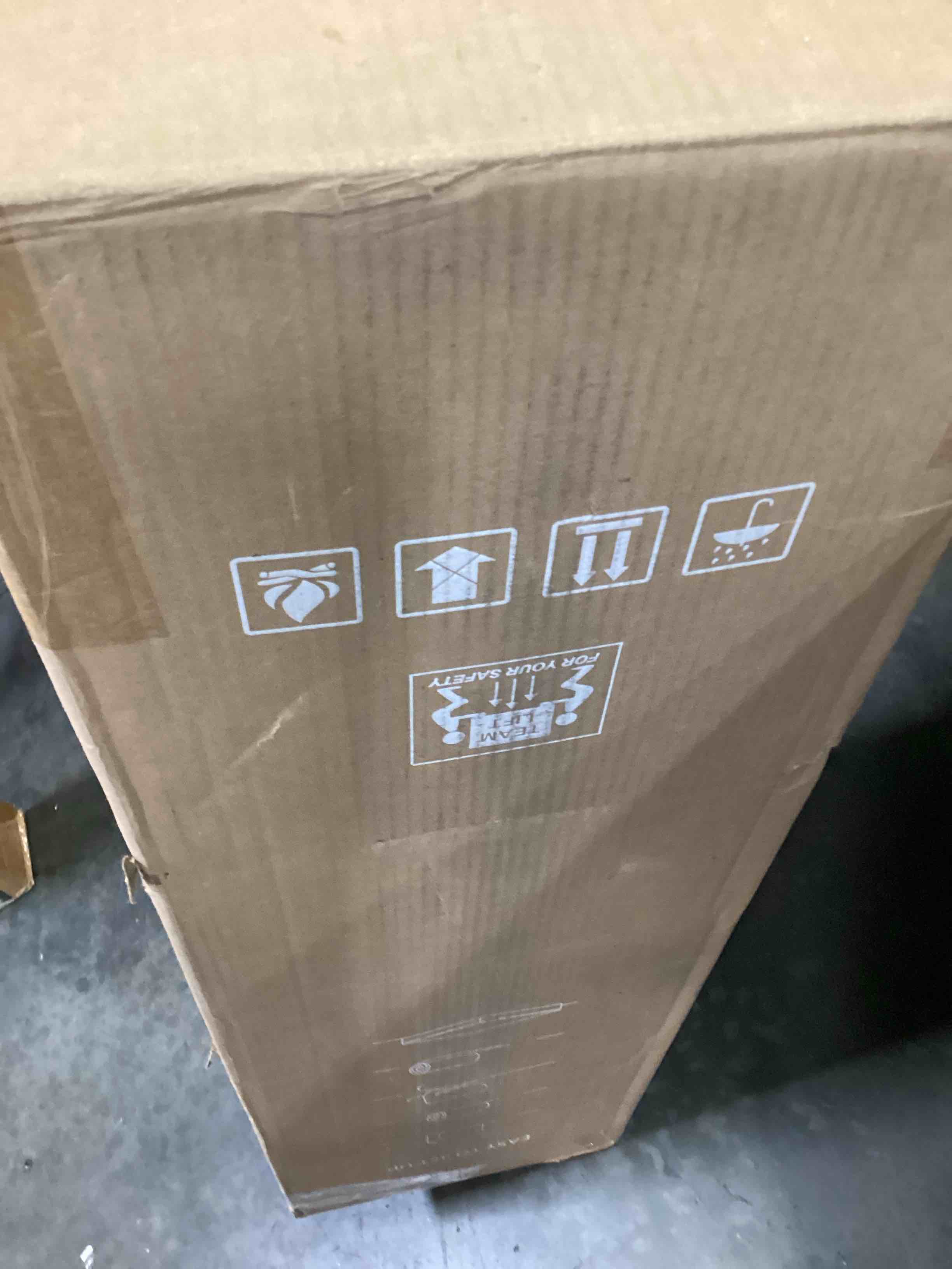 https://s3.amazonaws.com/lotting-images-prod/bidfta/PNK4851514_1777382163359.jpeg