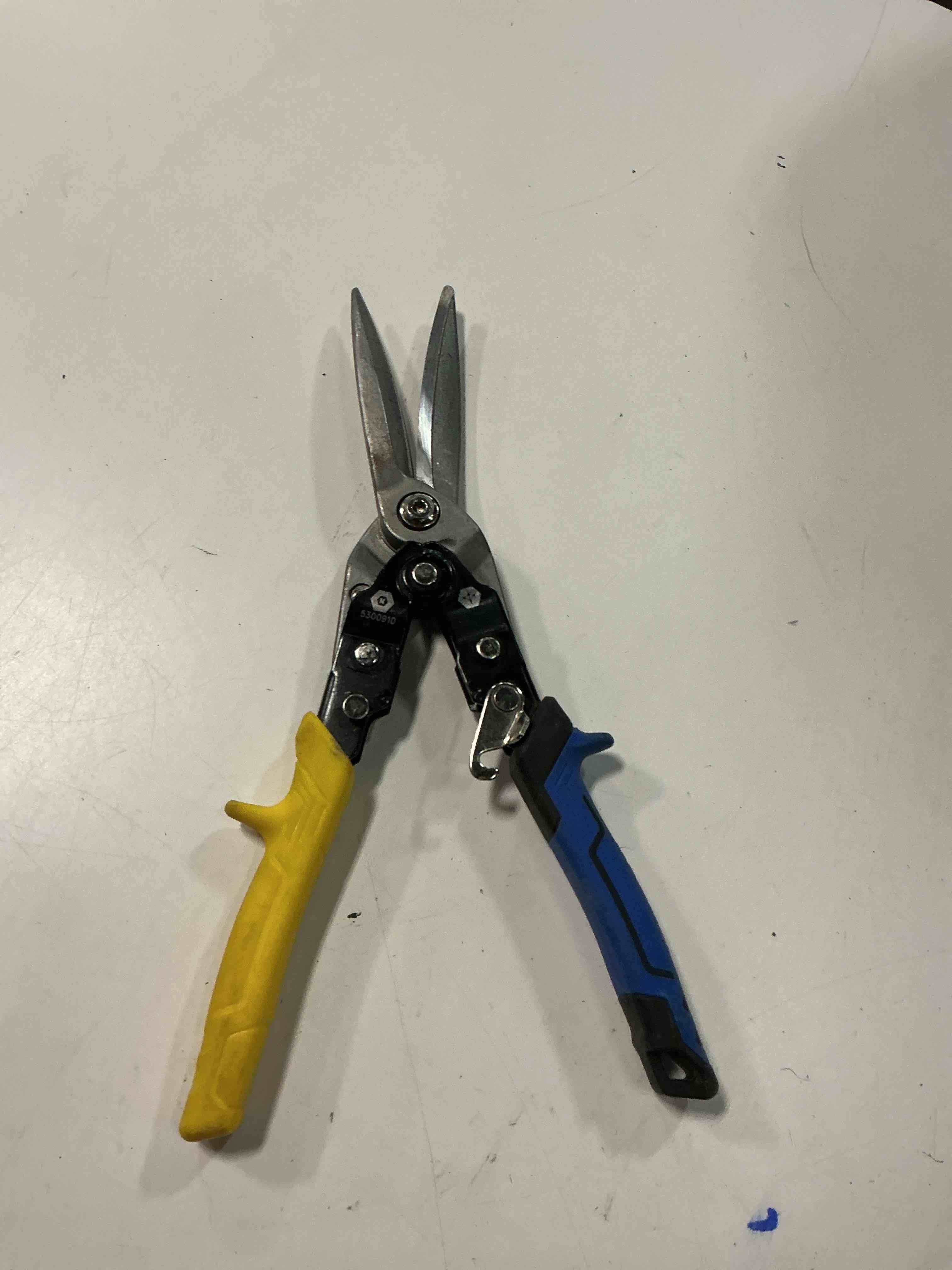 Condition photo showing As Is for kobalt 60crv straight cut snips item