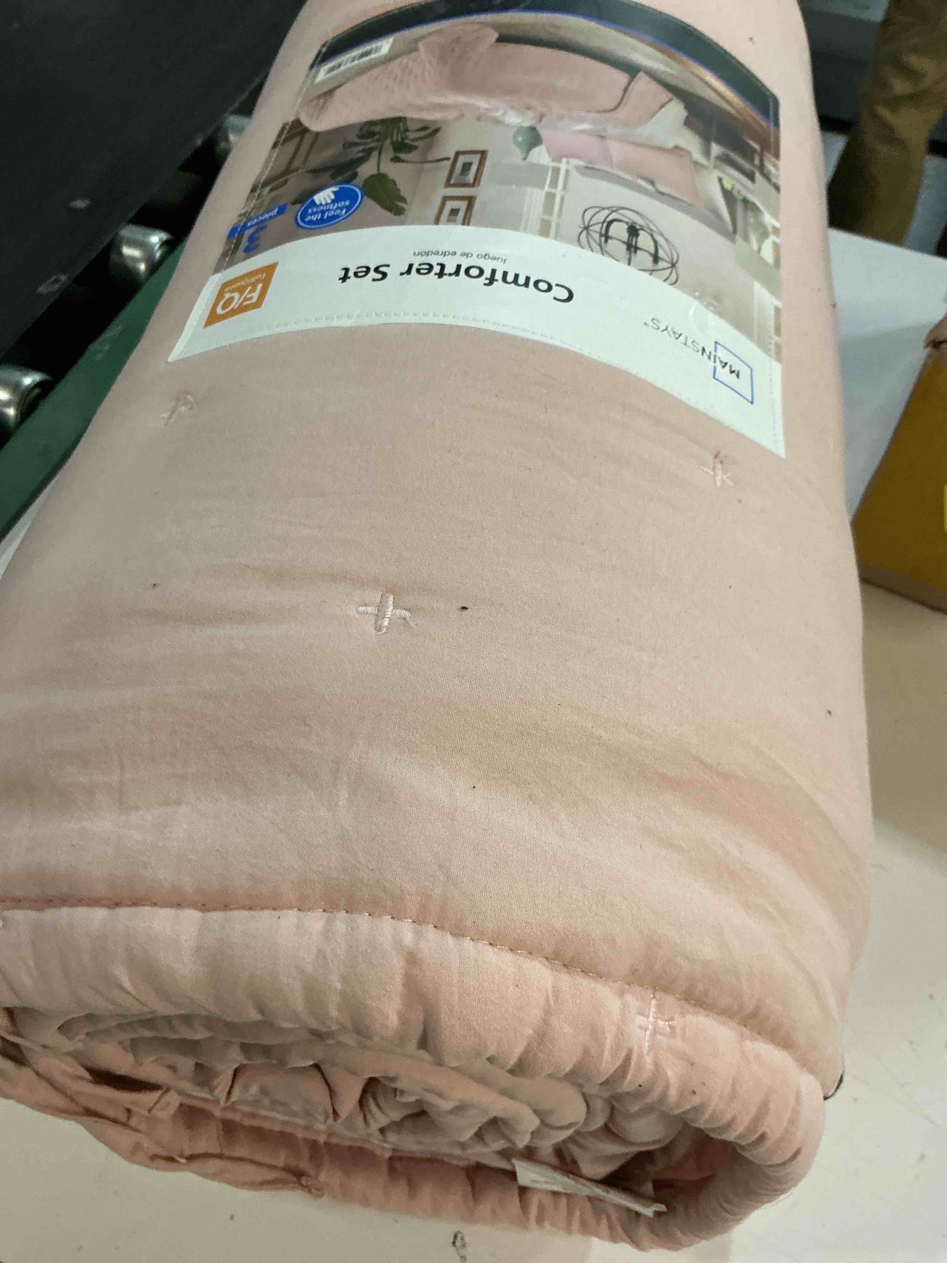 Condition photo showing As Is for mainstays 3-piece comforter set, pink blush, double queen