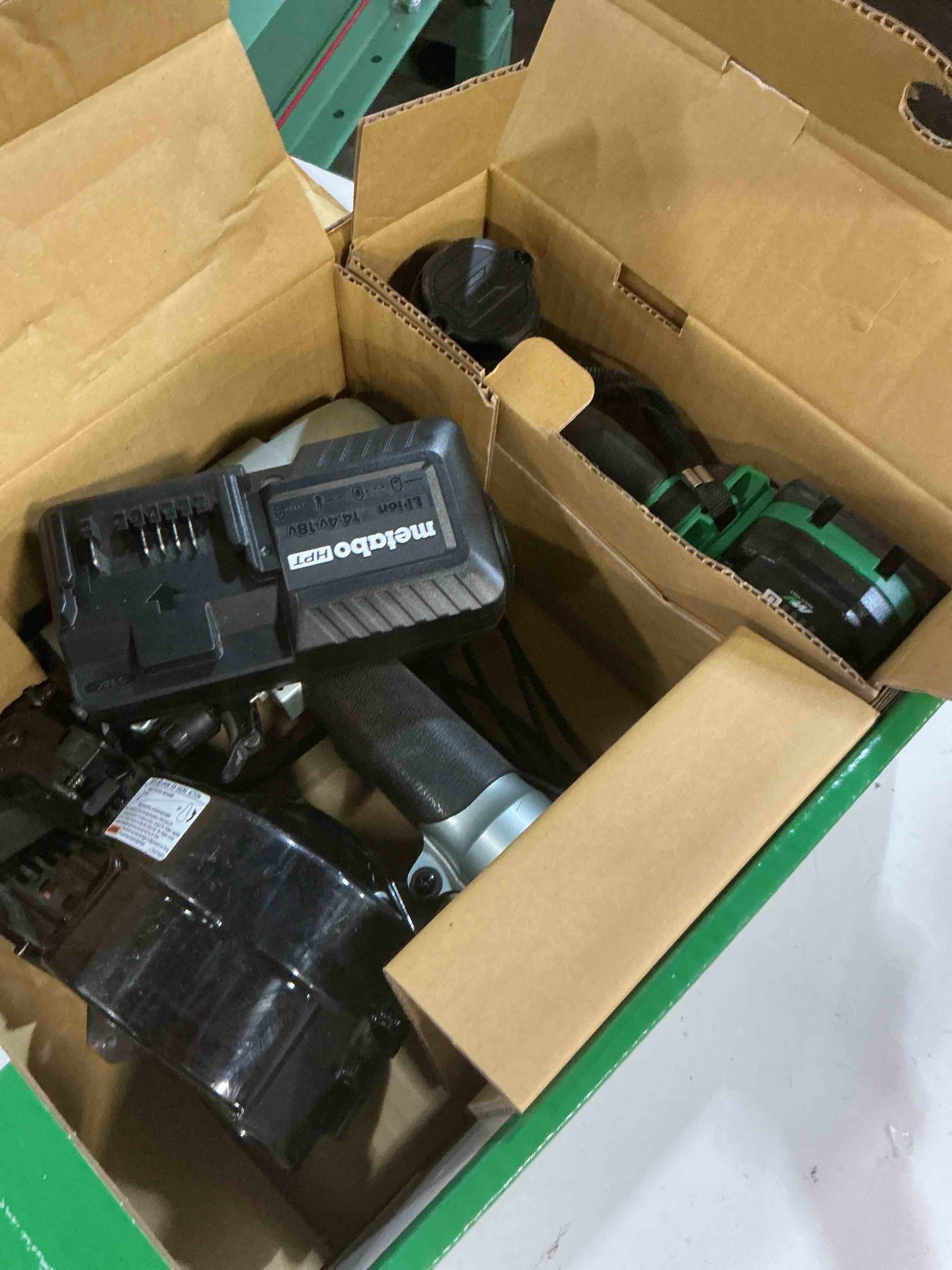 Condition photo showing As Is for metabo hpt knv65ah2m pneumatic siding nailer and 18v impact driver pro bundle kit (5 ah)