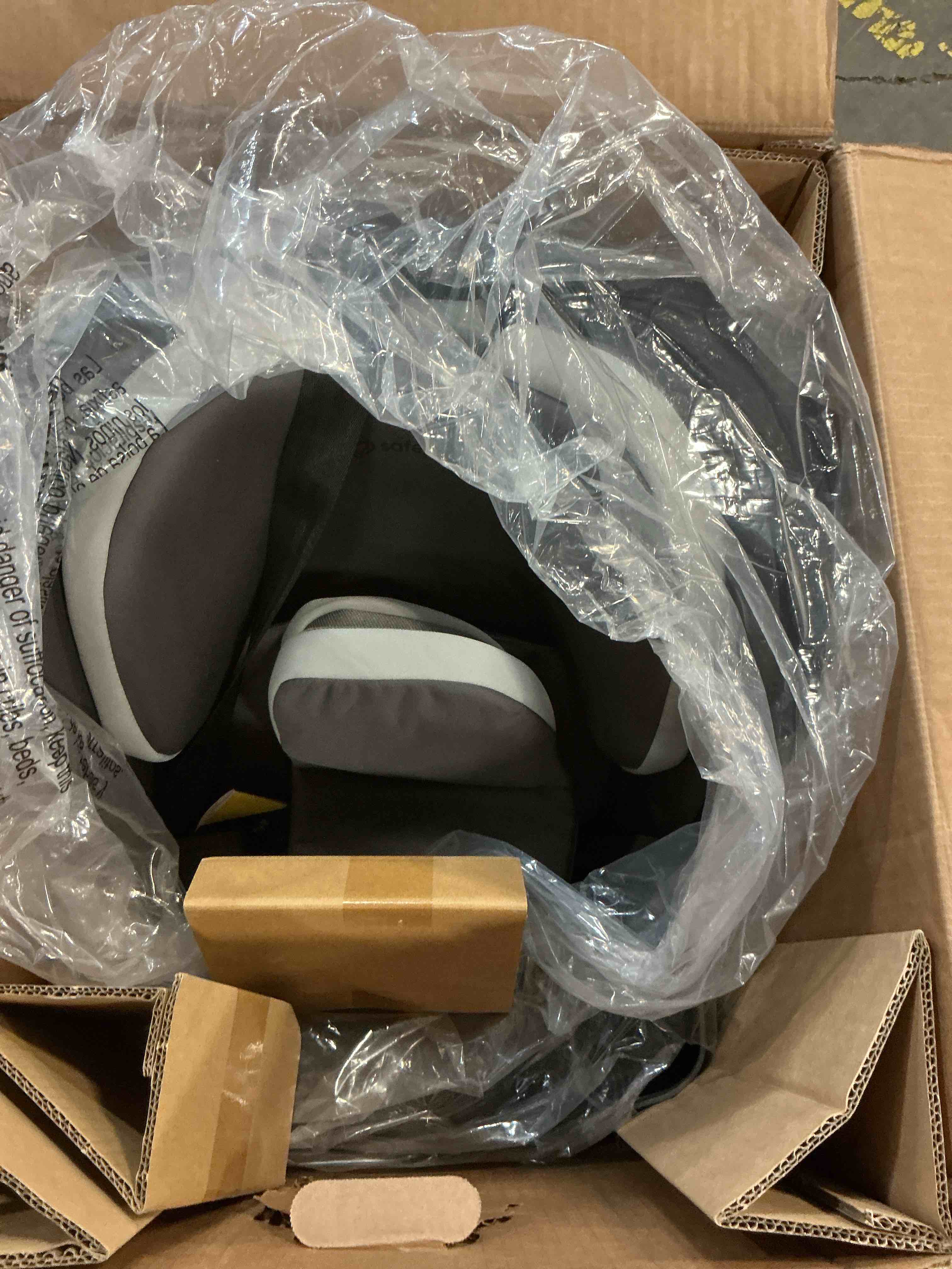 Condition photo showing Good Condition for safety 1st turn and go 360 rotating all-in-one convertible car seat - shadowland