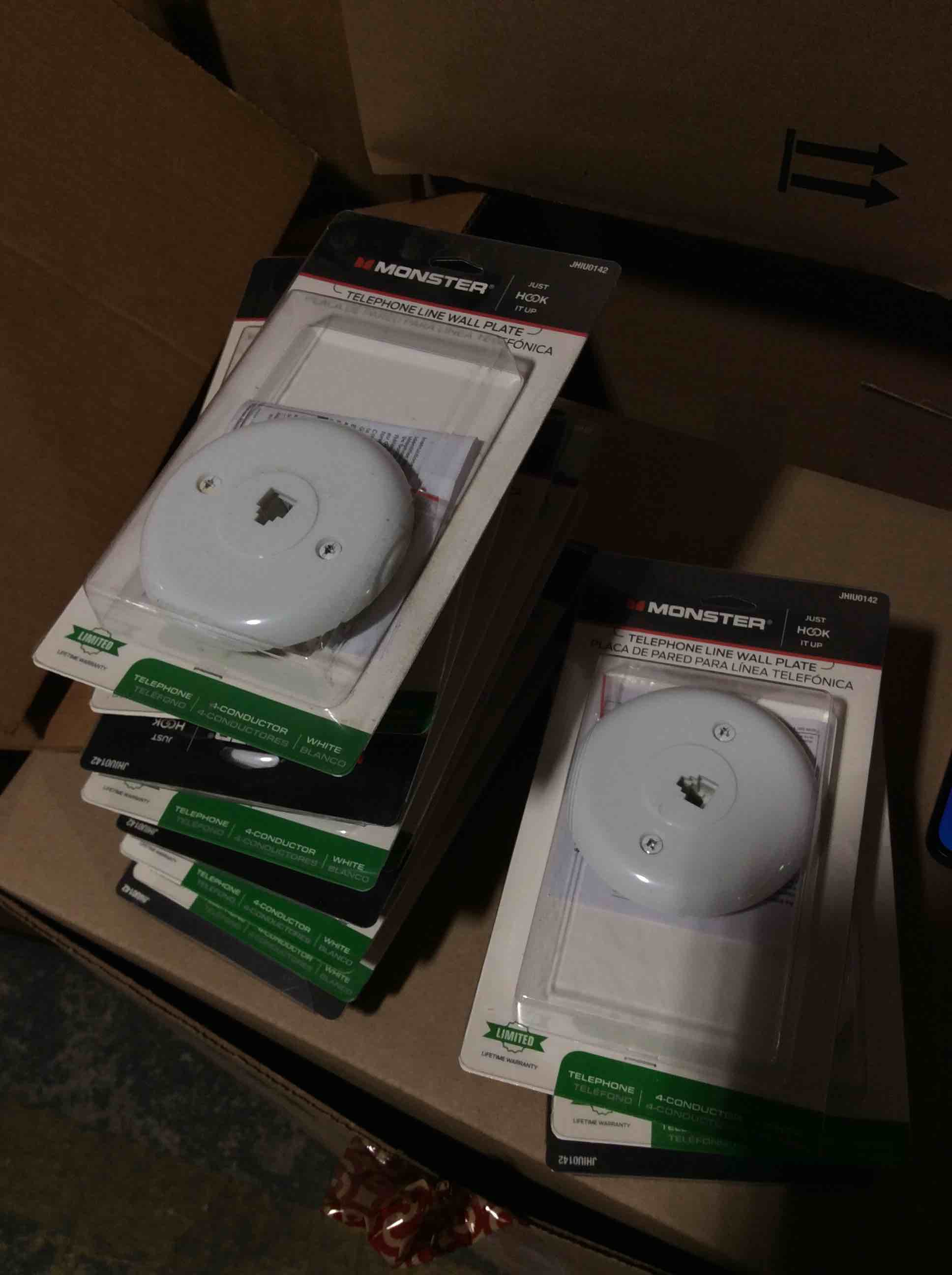 https://s3.amazonaws.com/lotting-images-prod/bidfta/PNK4865612_1776703493350.jpeg