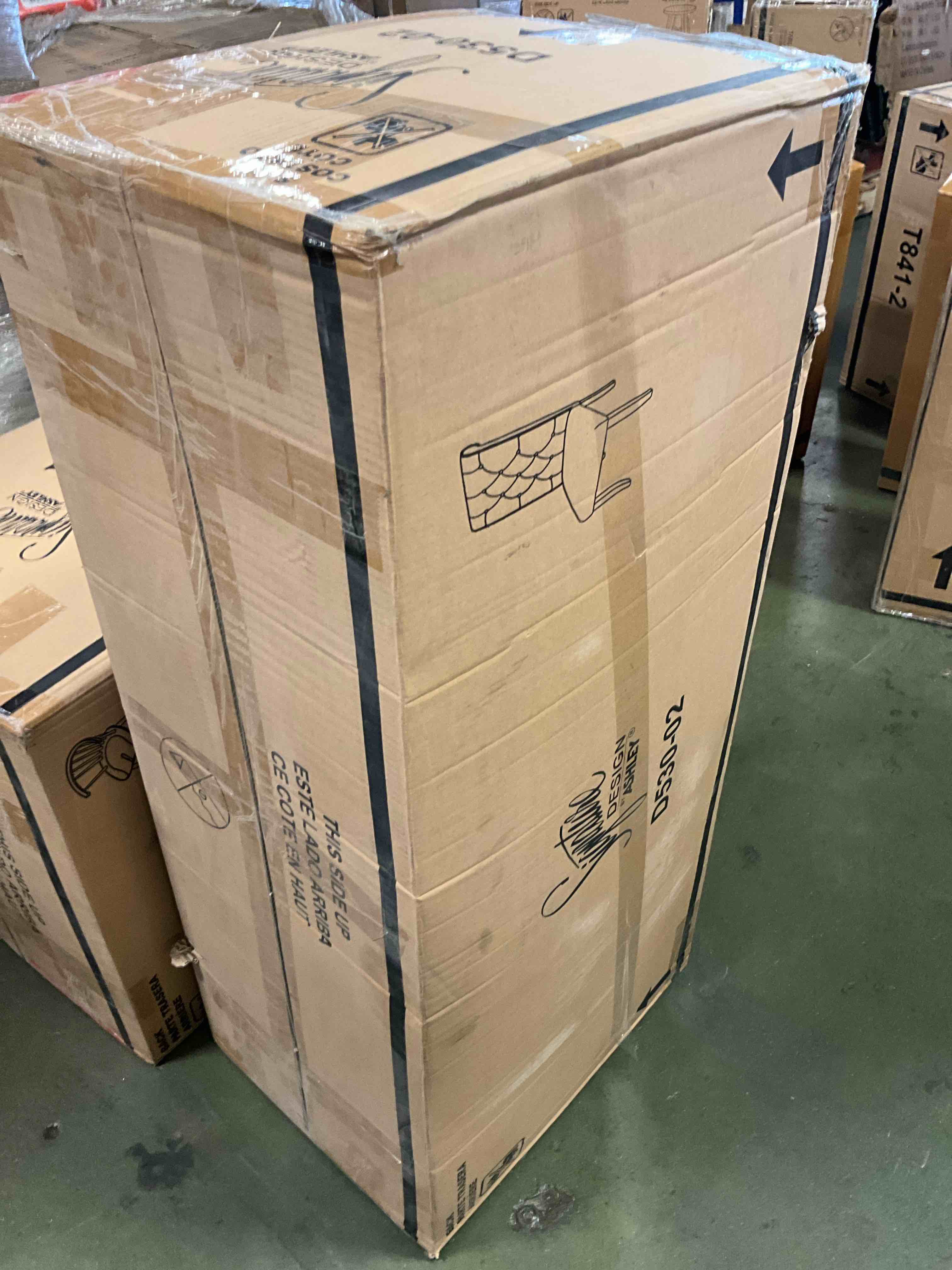 Condition photo showing New/Like New for set of 2 dng chairs