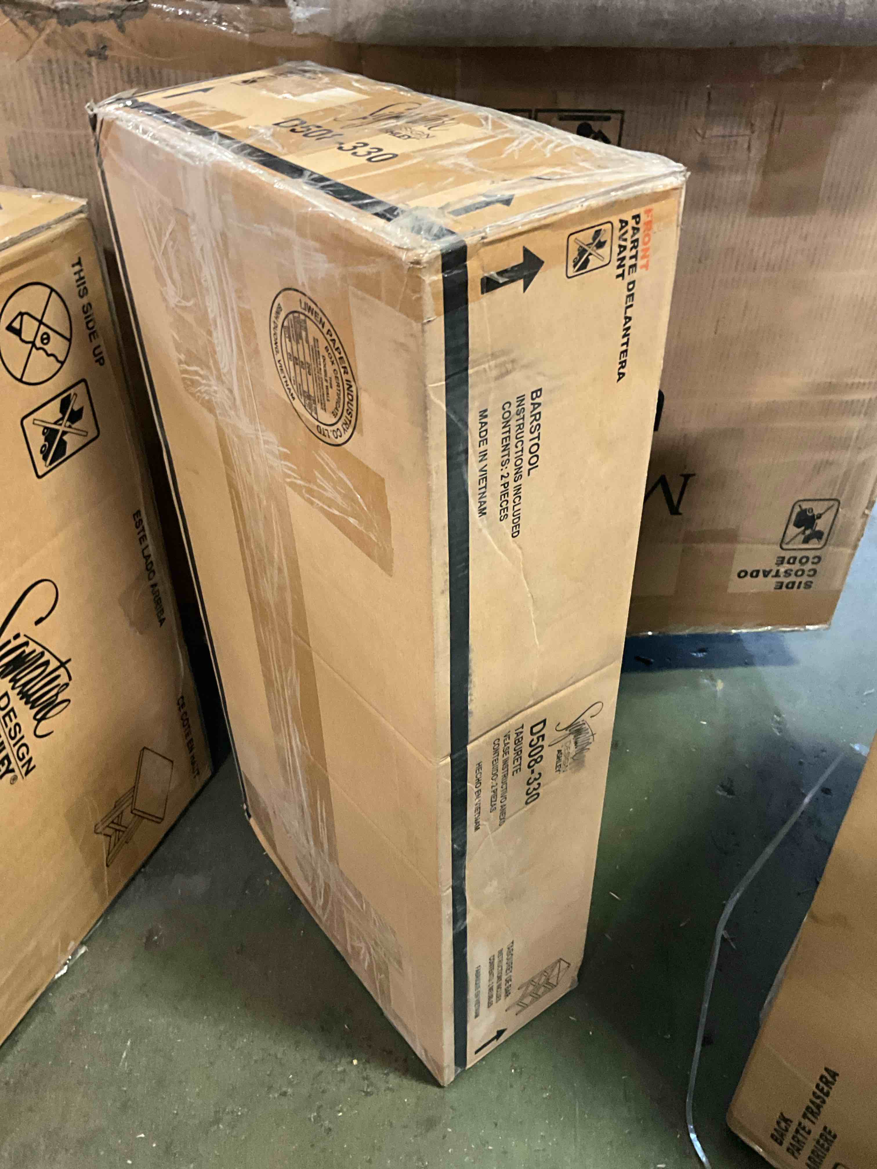 Condition photo showing New/Like New for mirimyn bar height bar stool - teal