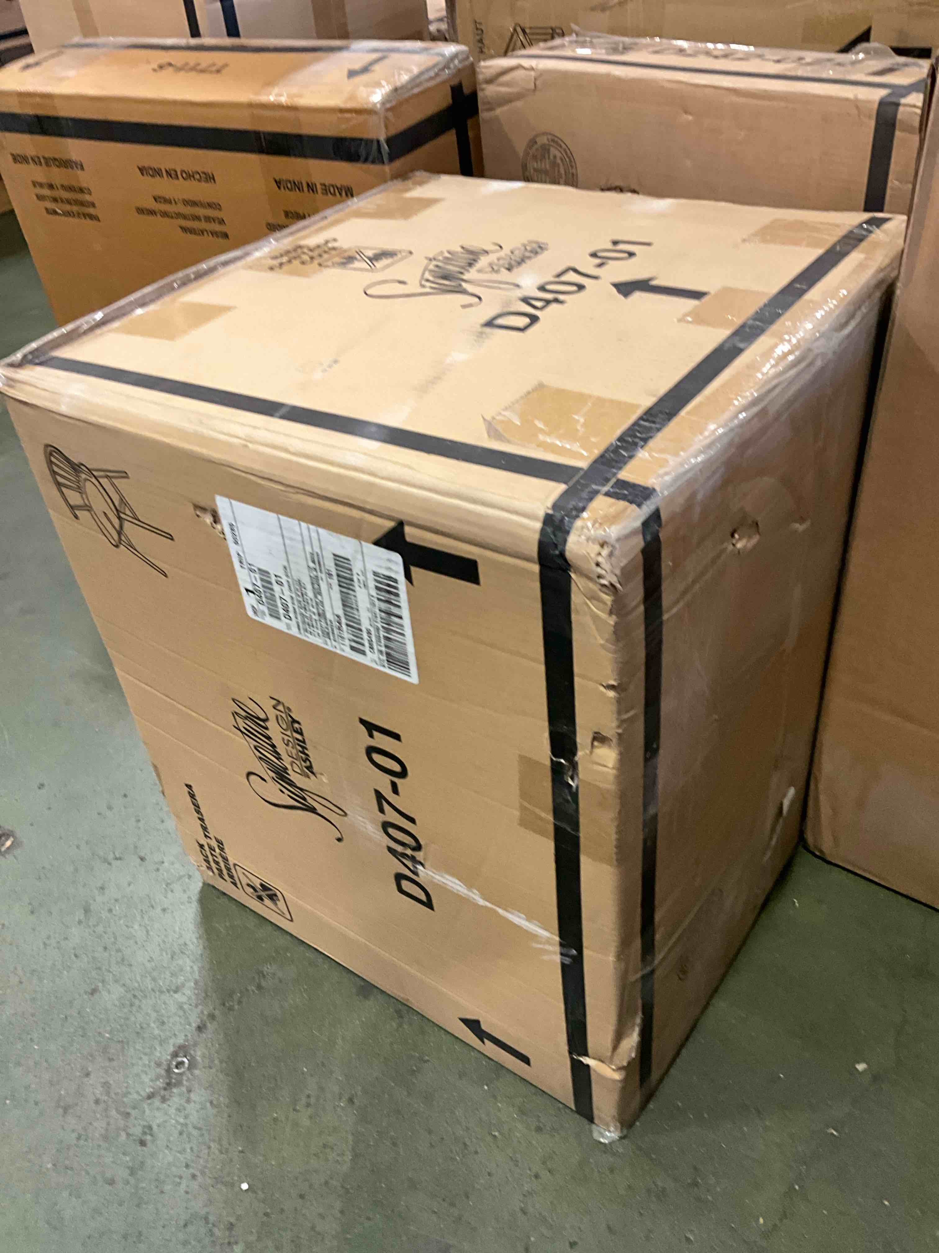 Condition photo showing New/Like New for grannen modern 18" spindle back dining chair, 2 count, white