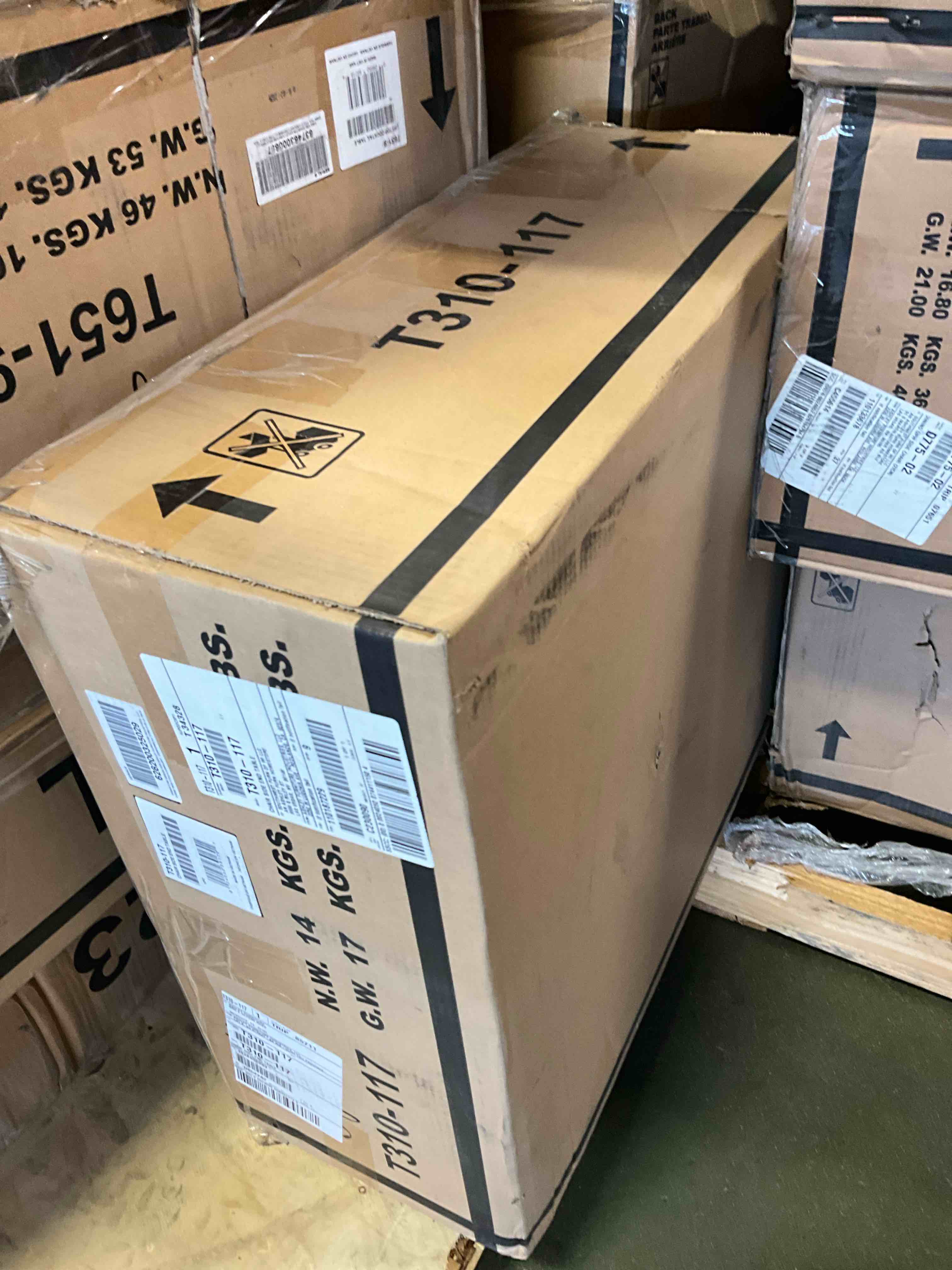 Condition photo showing New/Like New for devonsted chairside end table t310-117 