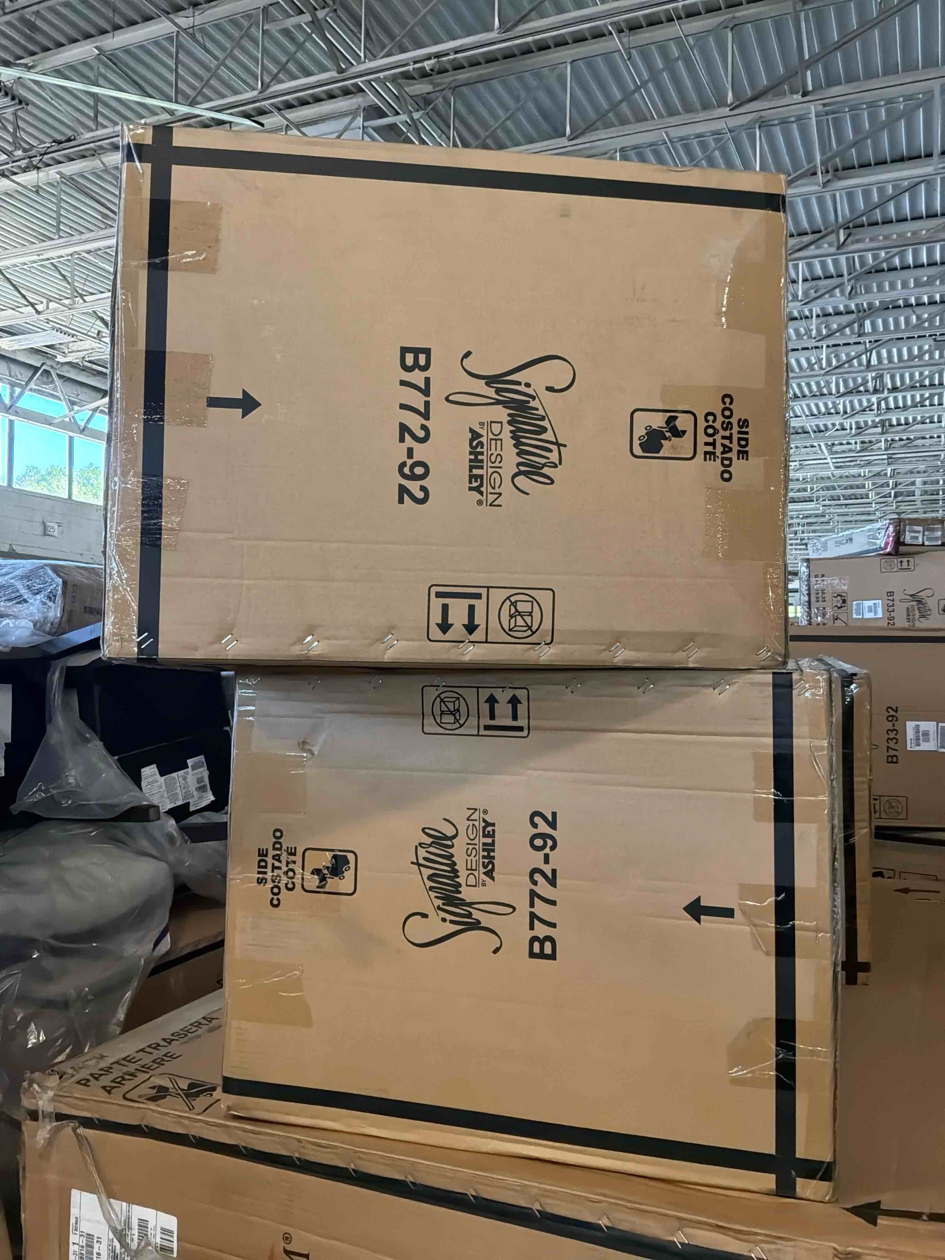 Condition photo showing New/Like New for russelyn 26" 2 drawer charging nightstand ( set of 2 ) 