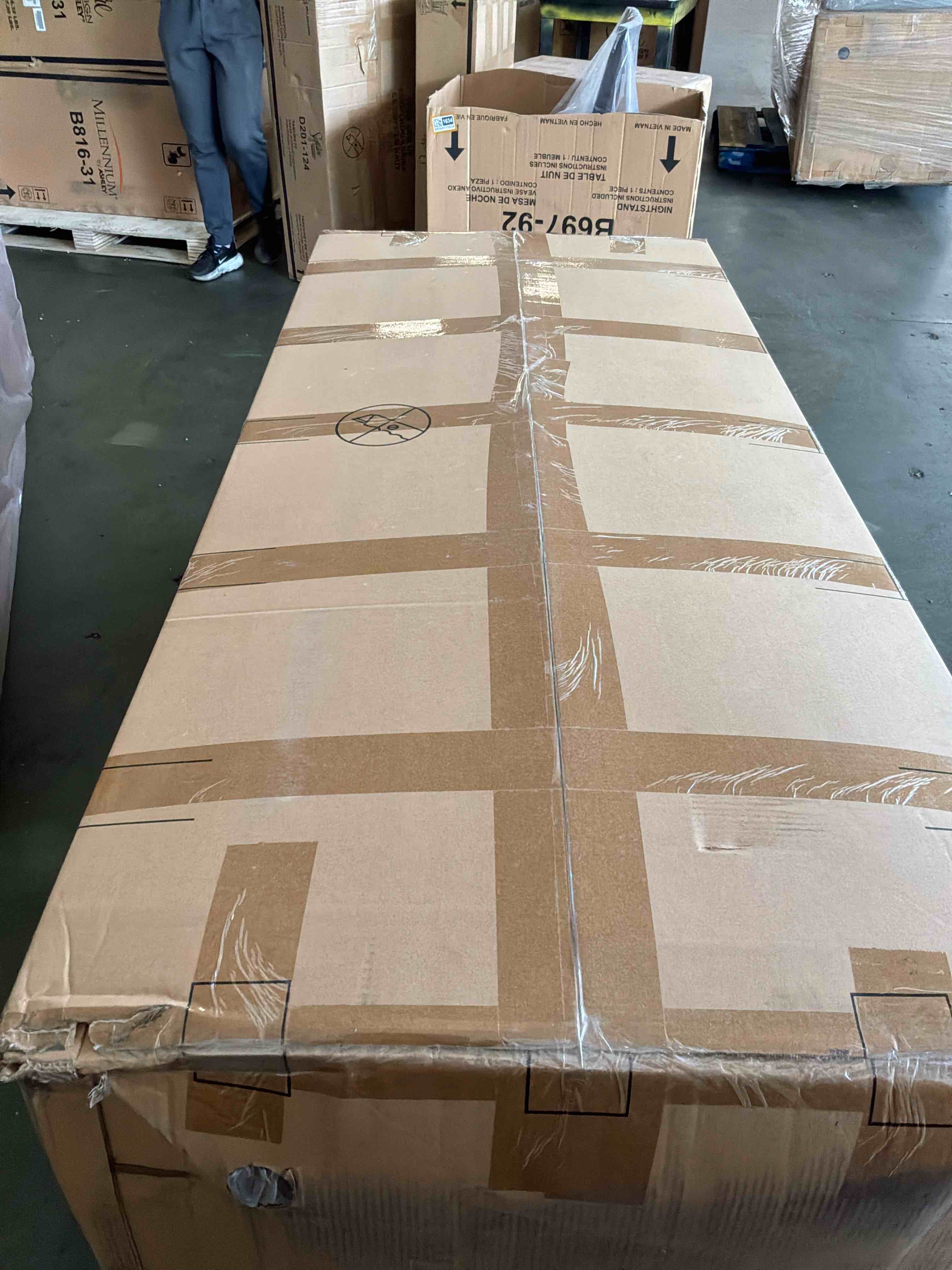 https://s3.amazonaws.com/lotting-images-prod/bidfta/PNK4870354_1776787385556.jpeg