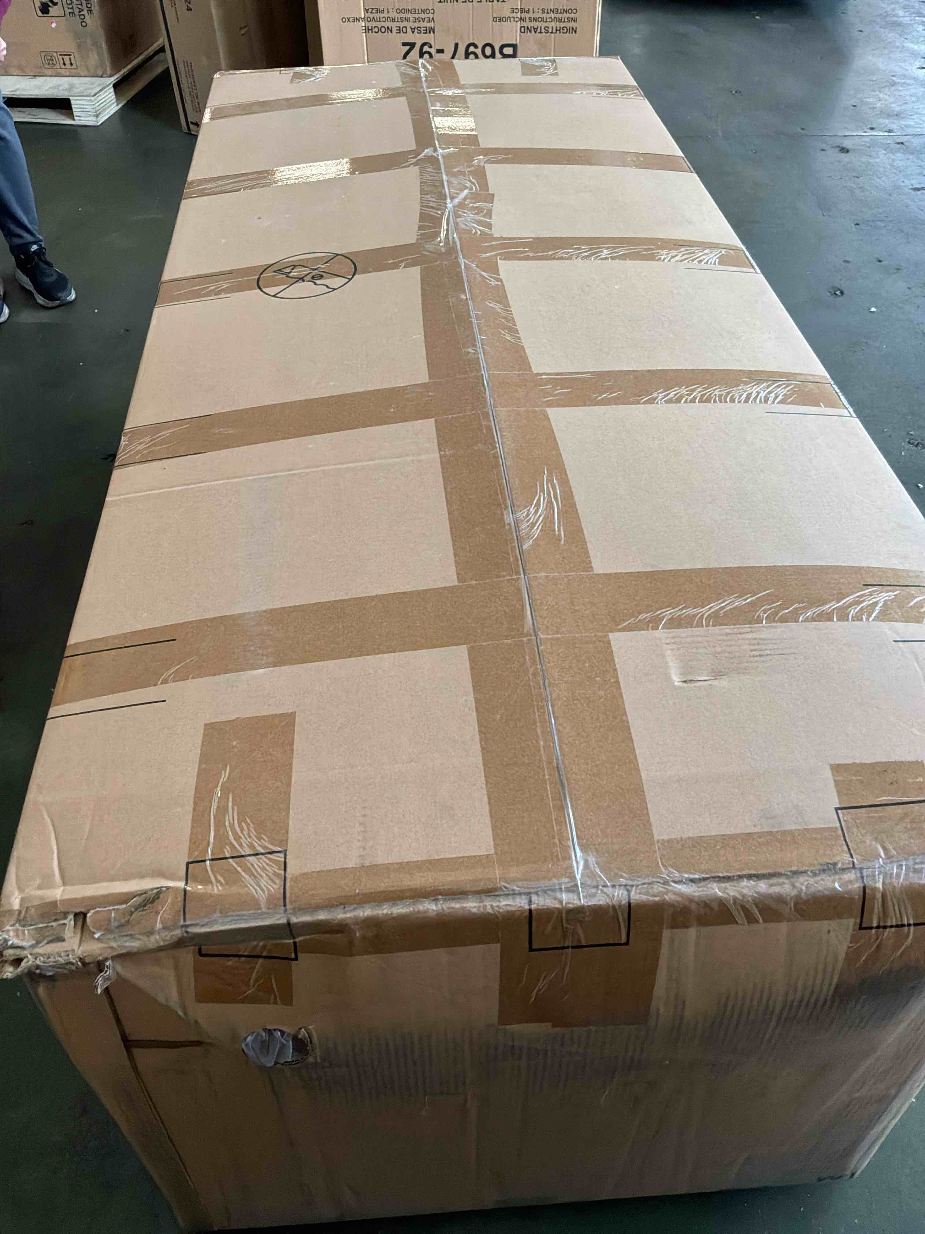 https://s3.amazonaws.com/lotting-images-prod/bidfta/PNK4870354_1776787394993.jpeg