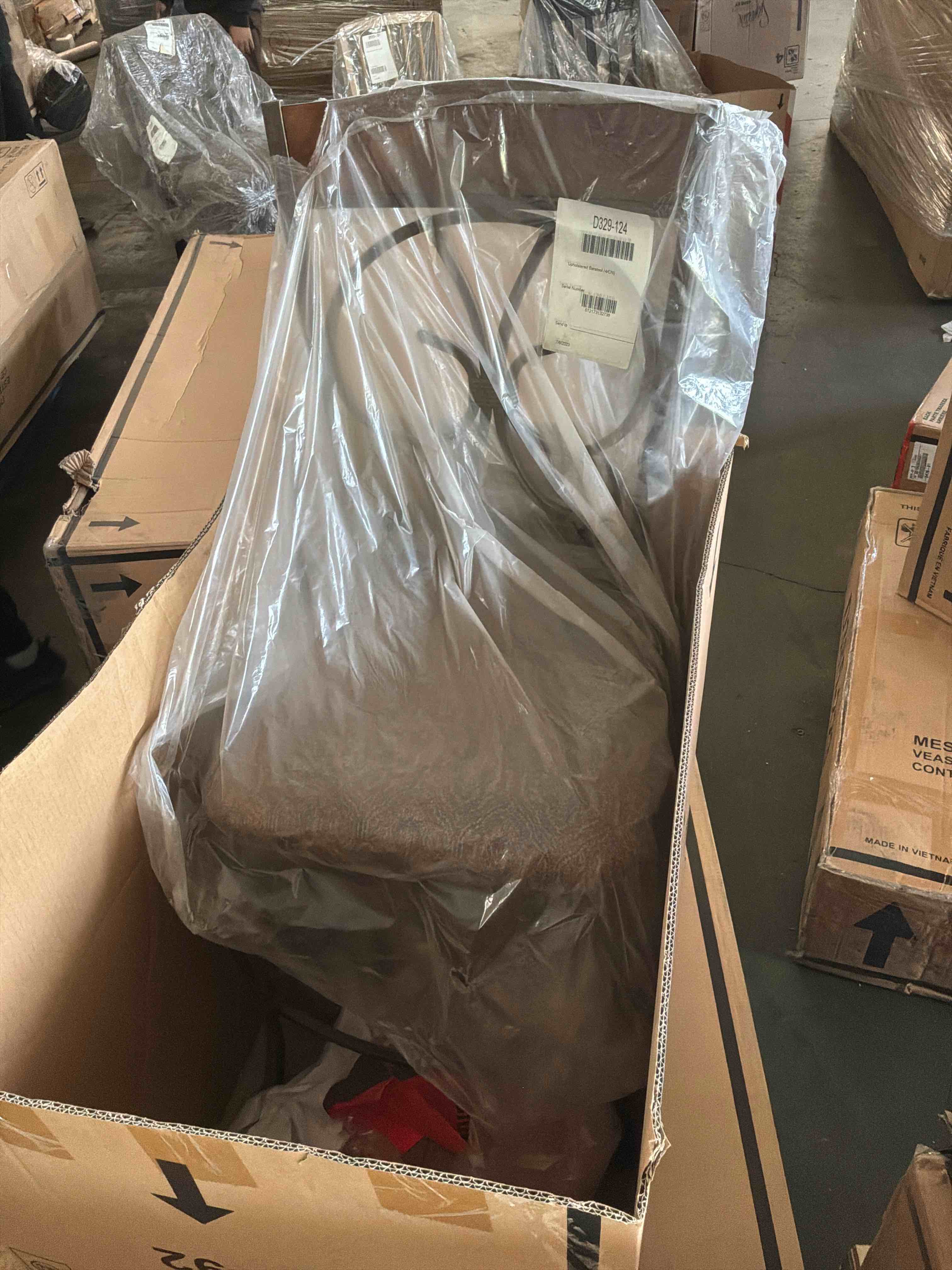https://s3.amazonaws.com/lotting-images-prod/bidfta/PNK4870368_1776787939186.jpeg