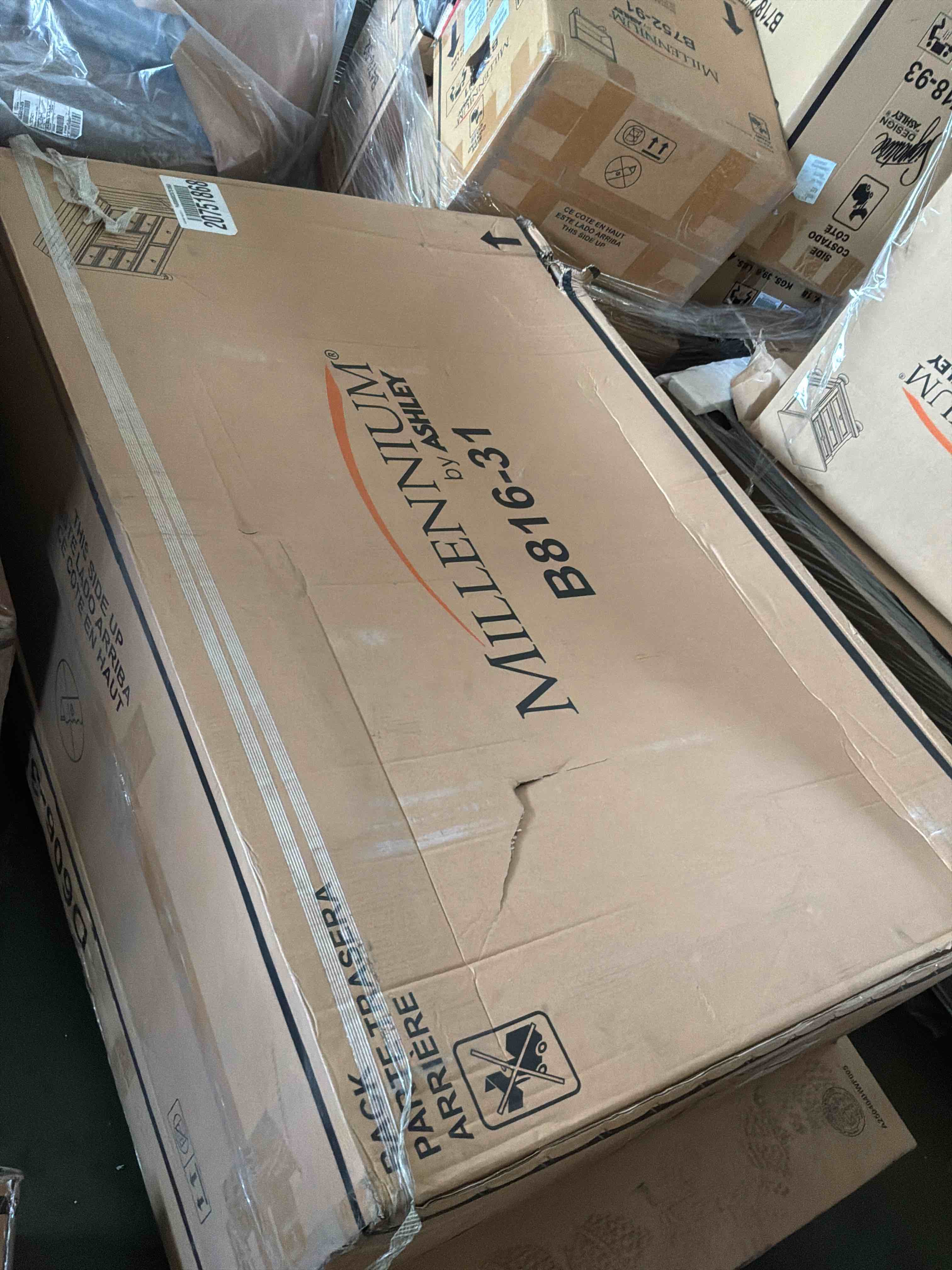 https://s3.amazonaws.com/lotting-images-prod/bidfta/PNK4870369_1776787141323.jpeg