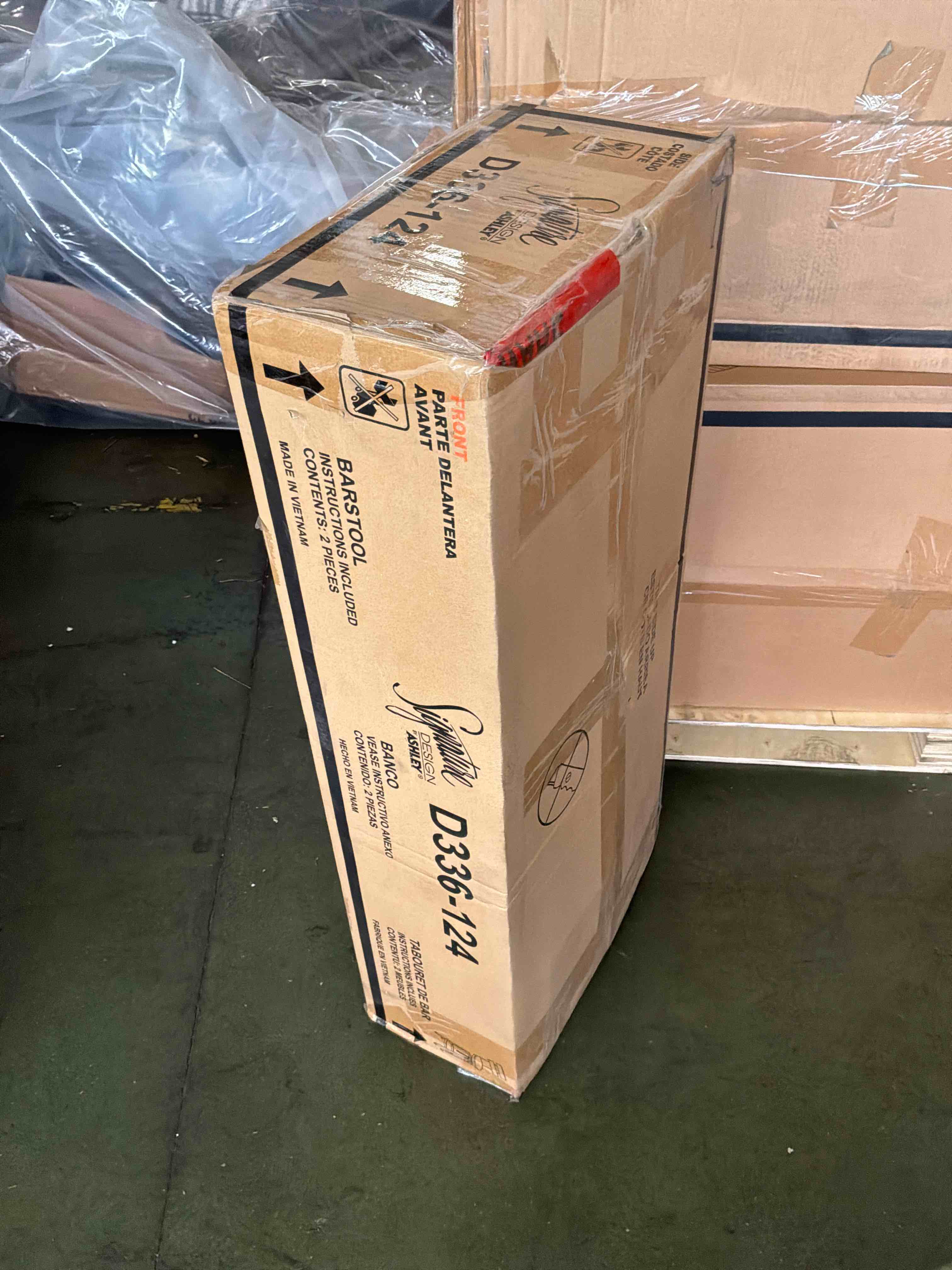 https://s3.amazonaws.com/lotting-images-prod/bidfta/PNK4870379_1776785772952.jpeg