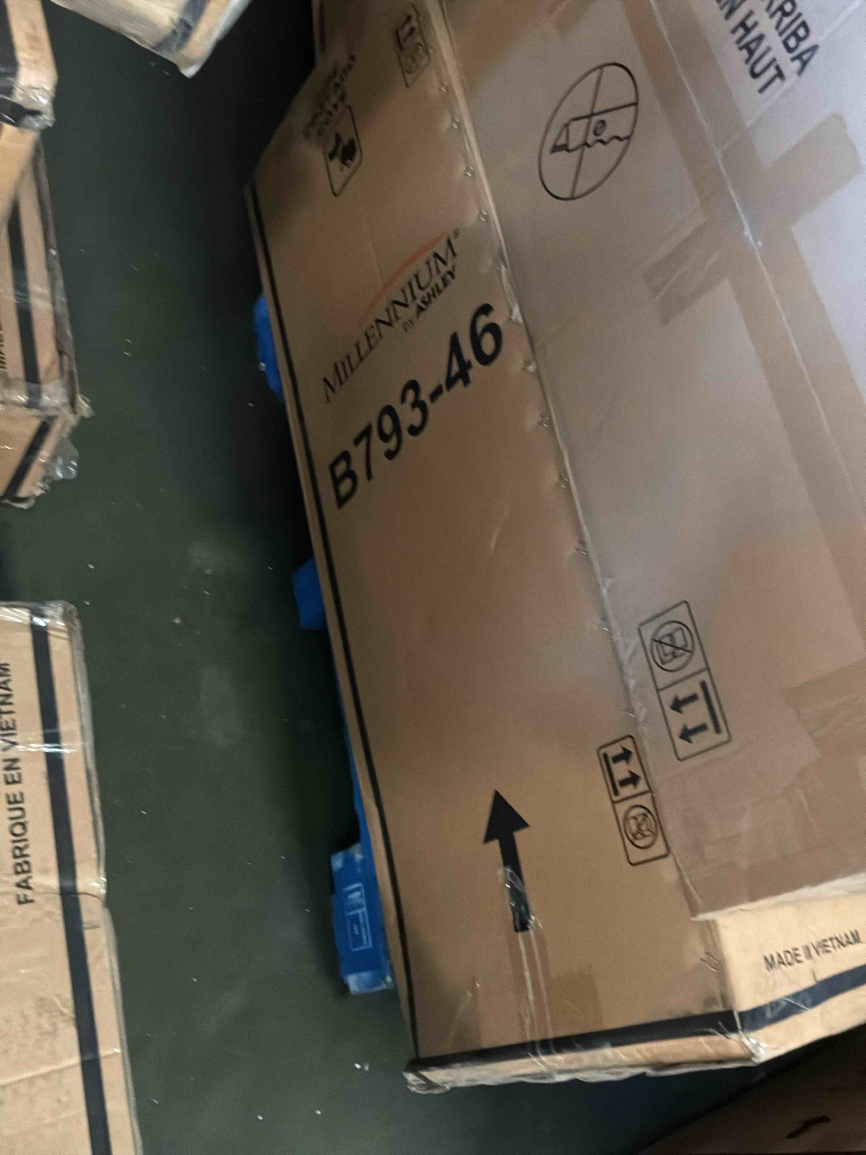 Condition photo showing New/Like New for fawnburg 5 drawer chest of drawers