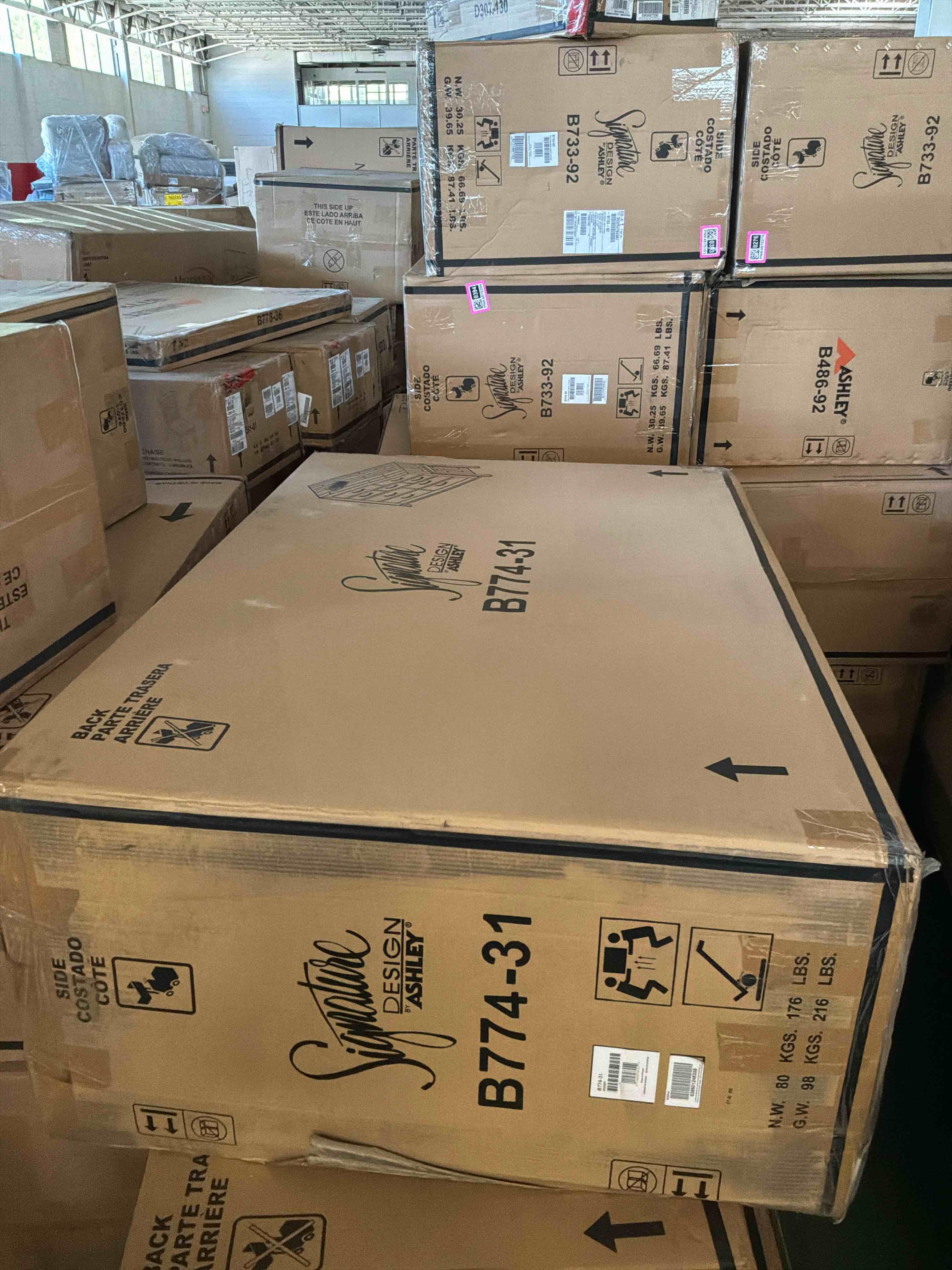 Condition photo showing New/Like New for bedroom brennagan dresser