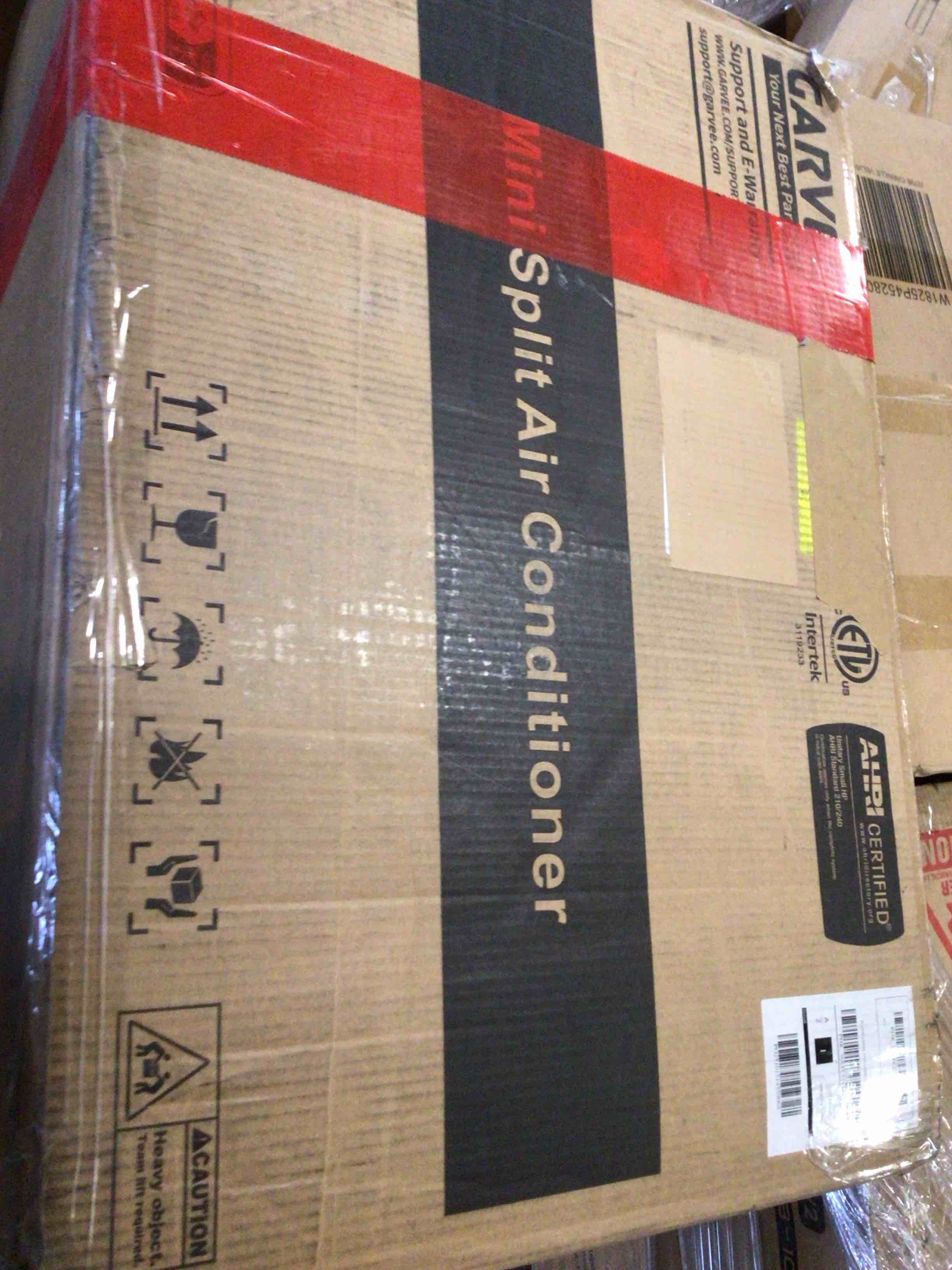 Condition photo showing New/Like New for ( incomplete) della vario series 18000 btu 21 seer2 mini split heat pump ac - up to 1000 sq.ft.