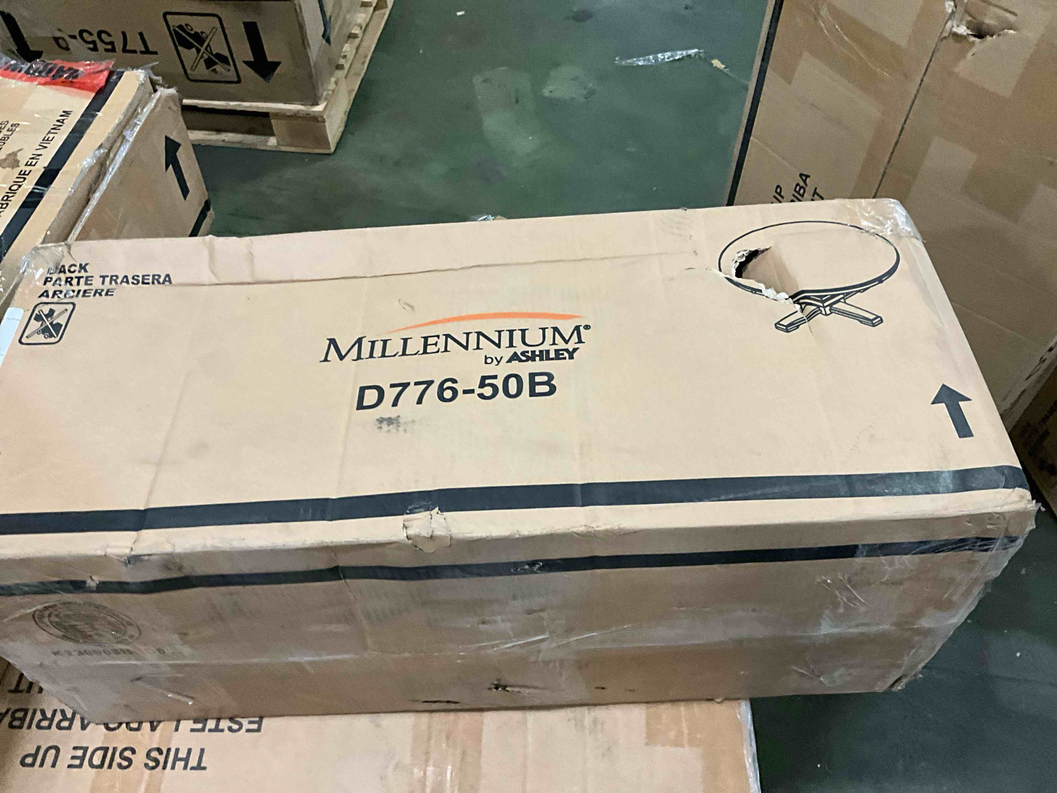 https://s3.amazonaws.com/lotting-images-prod/bidfta/PNK4870437_1777471238472.jpeg