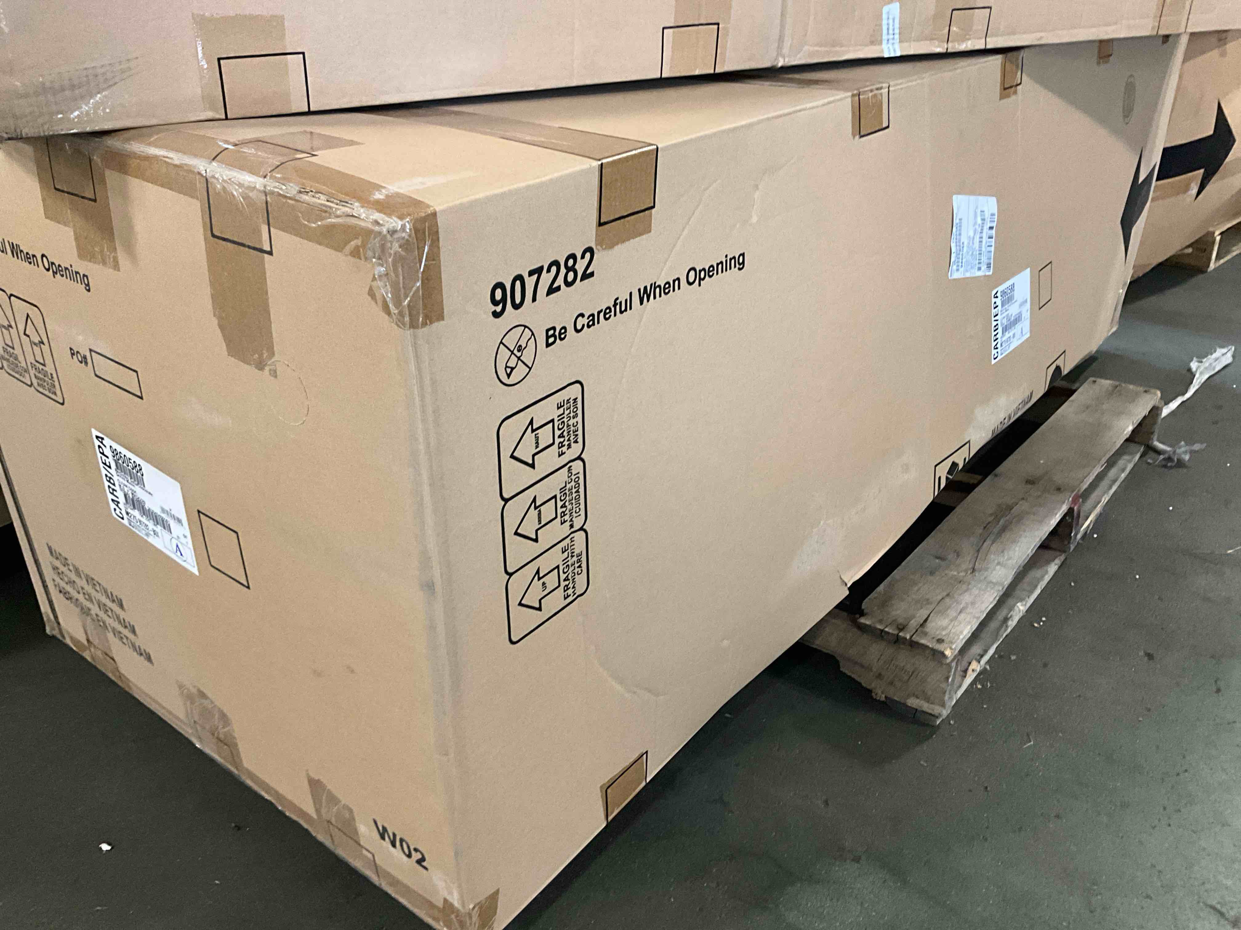 https://s3.amazonaws.com/lotting-images-prod/bidfta/PNK4870460_1776787602714.jpeg