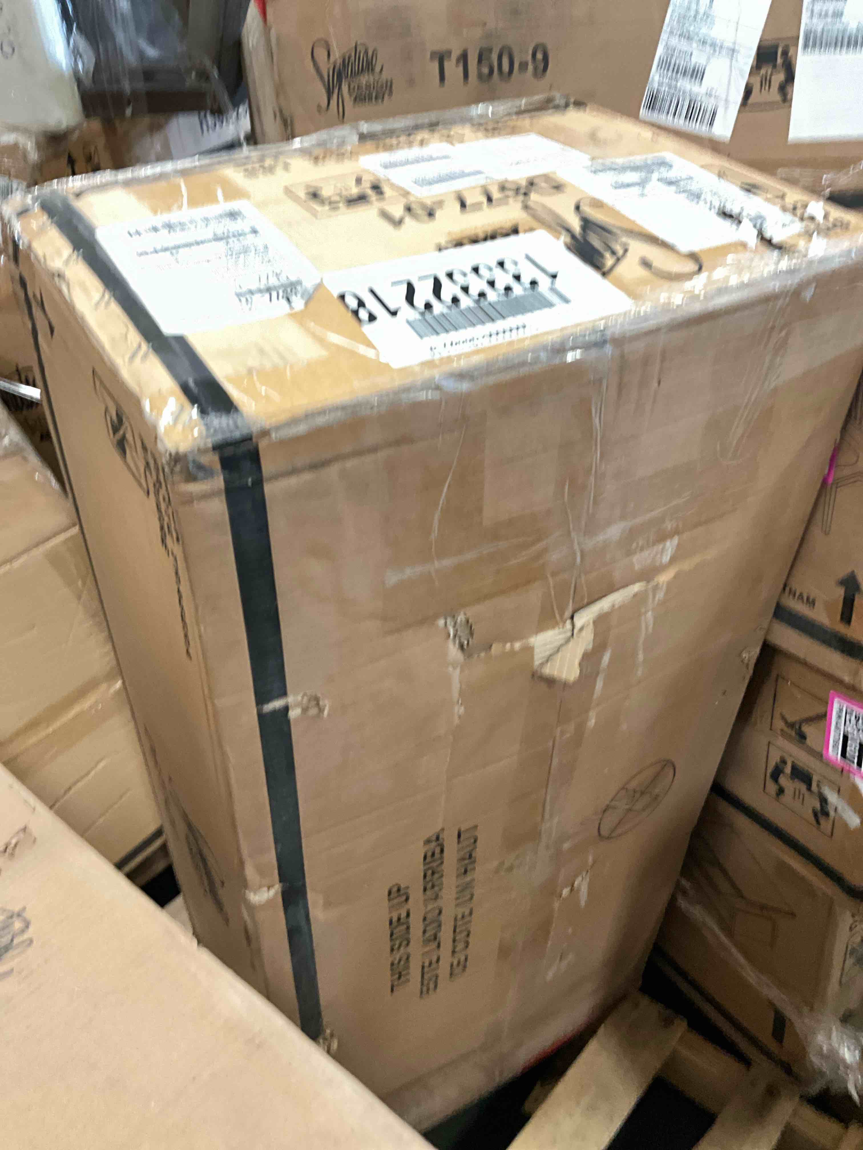 https://s3.amazonaws.com/lotting-images-prod/bidfta/PNK4870616_1777405778367.jpeg