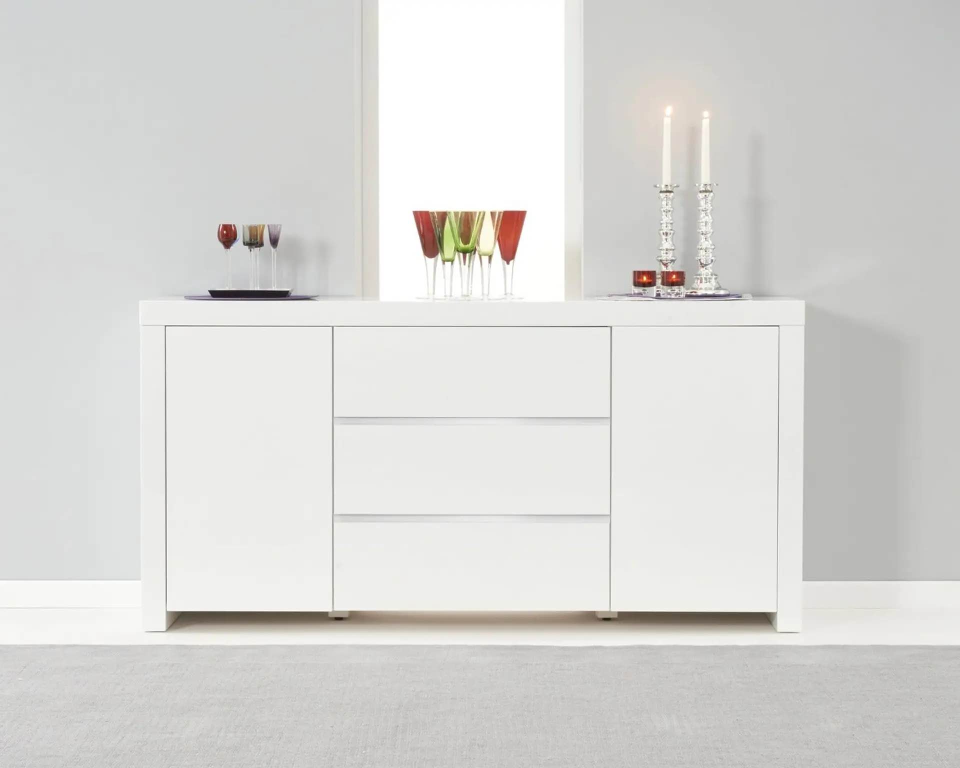 (similar) Tv Stand 3 drawers and 2 doors 