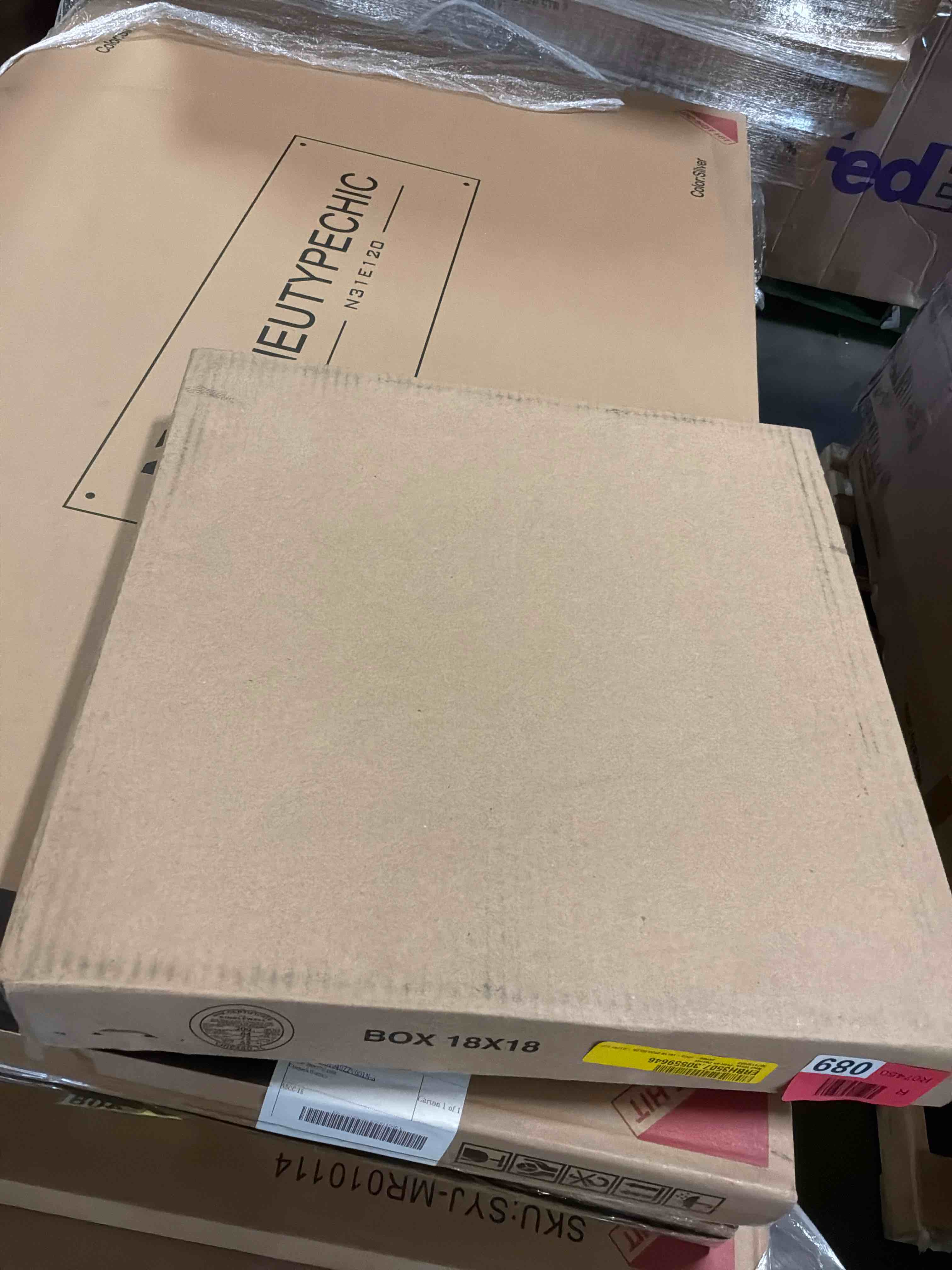 https://s3.amazonaws.com/lotting-images-prod/bidfta/PNK4870669_1777555607949.jpeg