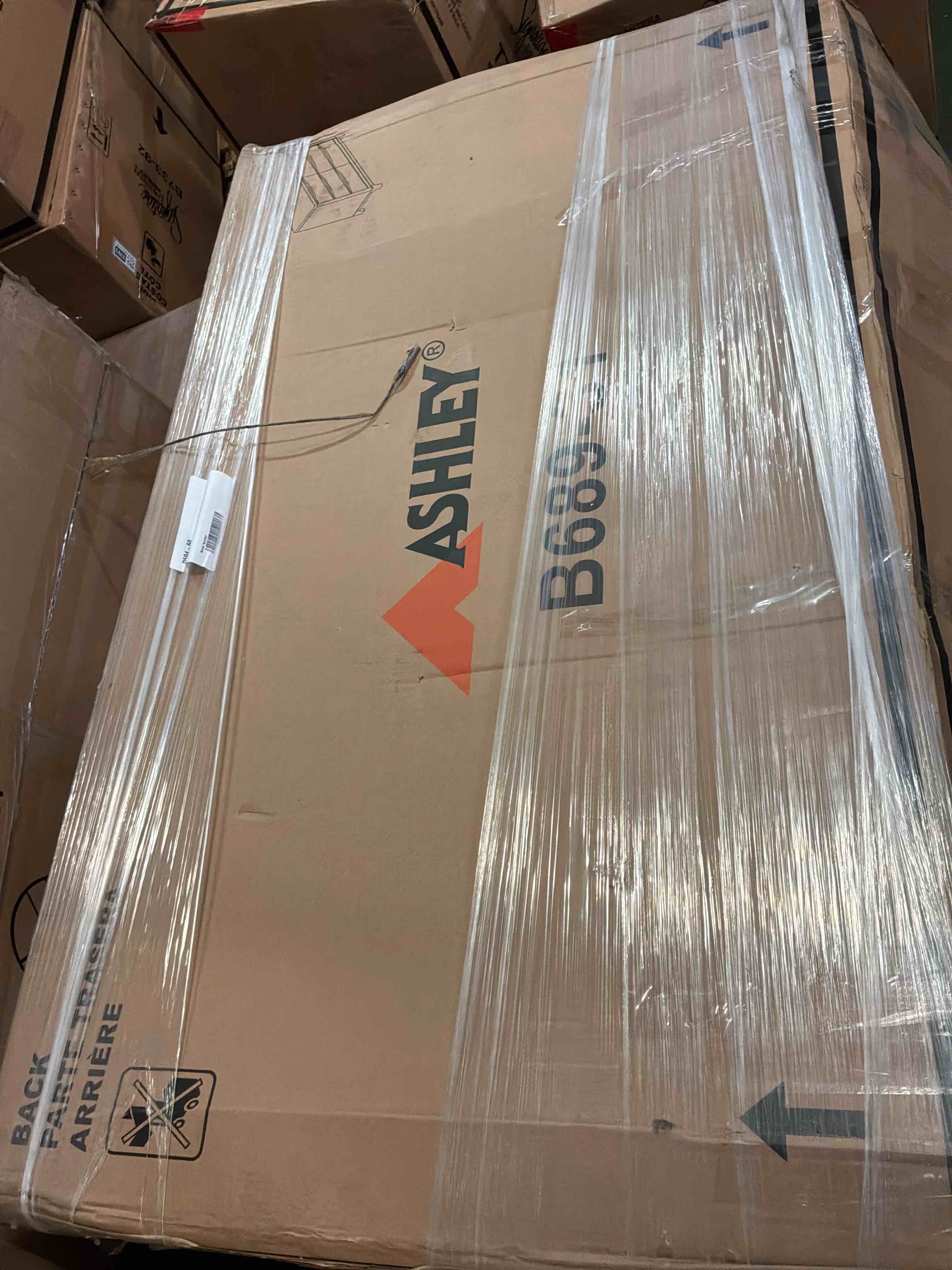https://s3.amazonaws.com/lotting-images-prod/bidfta/PNK4870760_1778015600457.jpeg