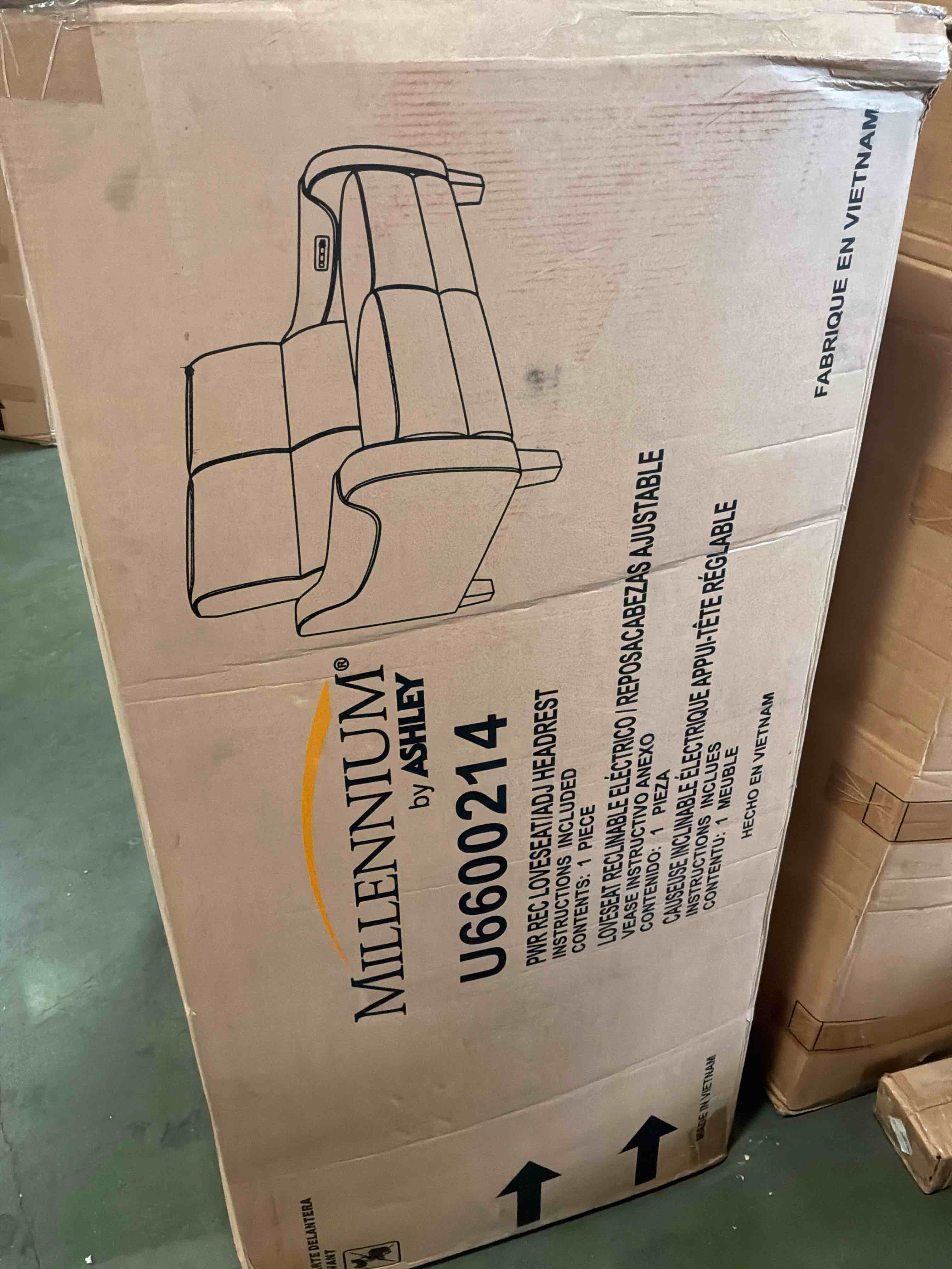 https://s3.amazonaws.com/lotting-images-prod/bidfta/PNK4870787_1778074903381.jpeg