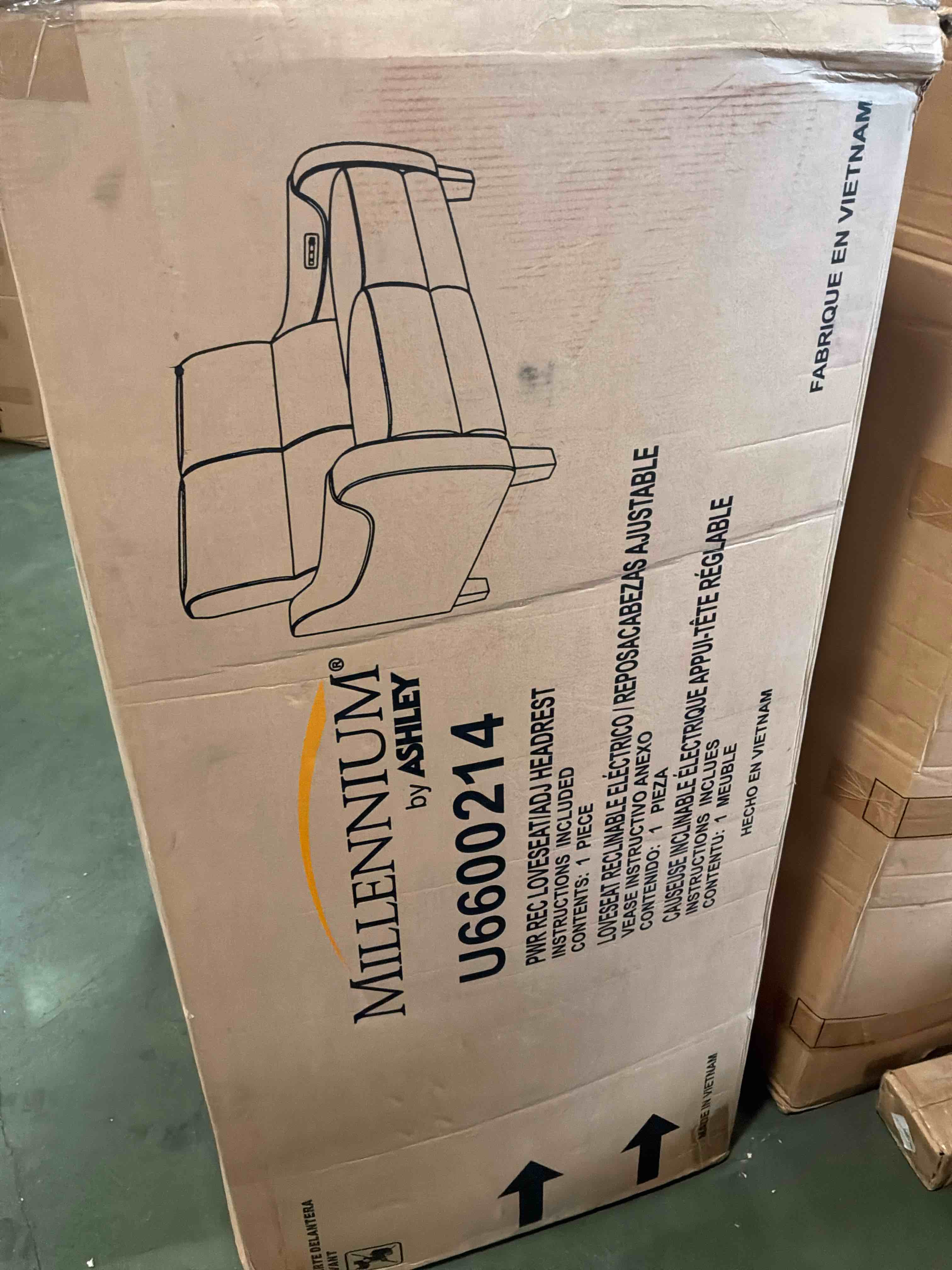 https://s3.amazonaws.com/lotting-images-prod/bidfta/PNK4870787_1778074904034.jpeg