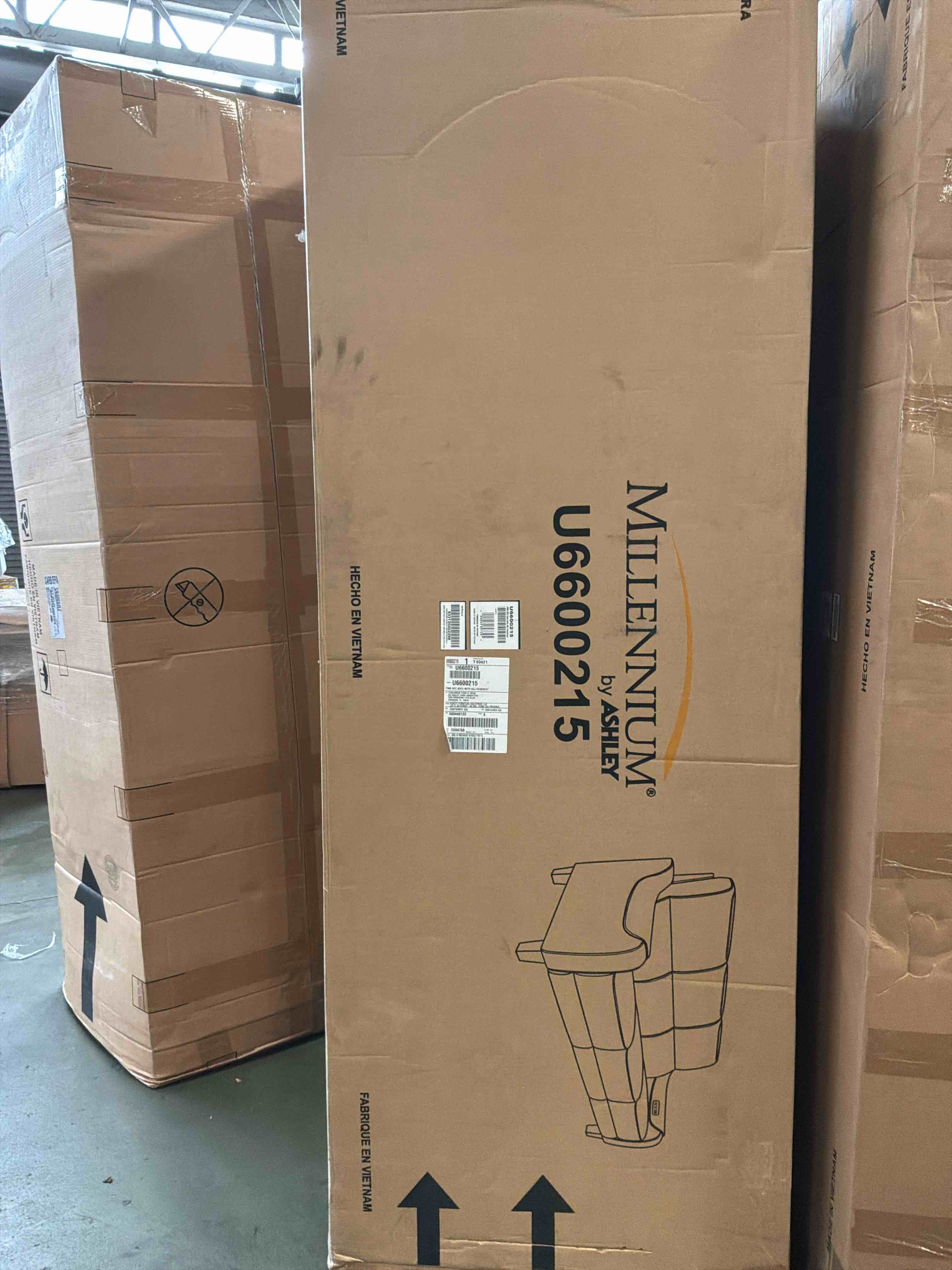 https://s3.amazonaws.com/lotting-images-prod/bidfta/PNK4870790_1778075463785.jpeg