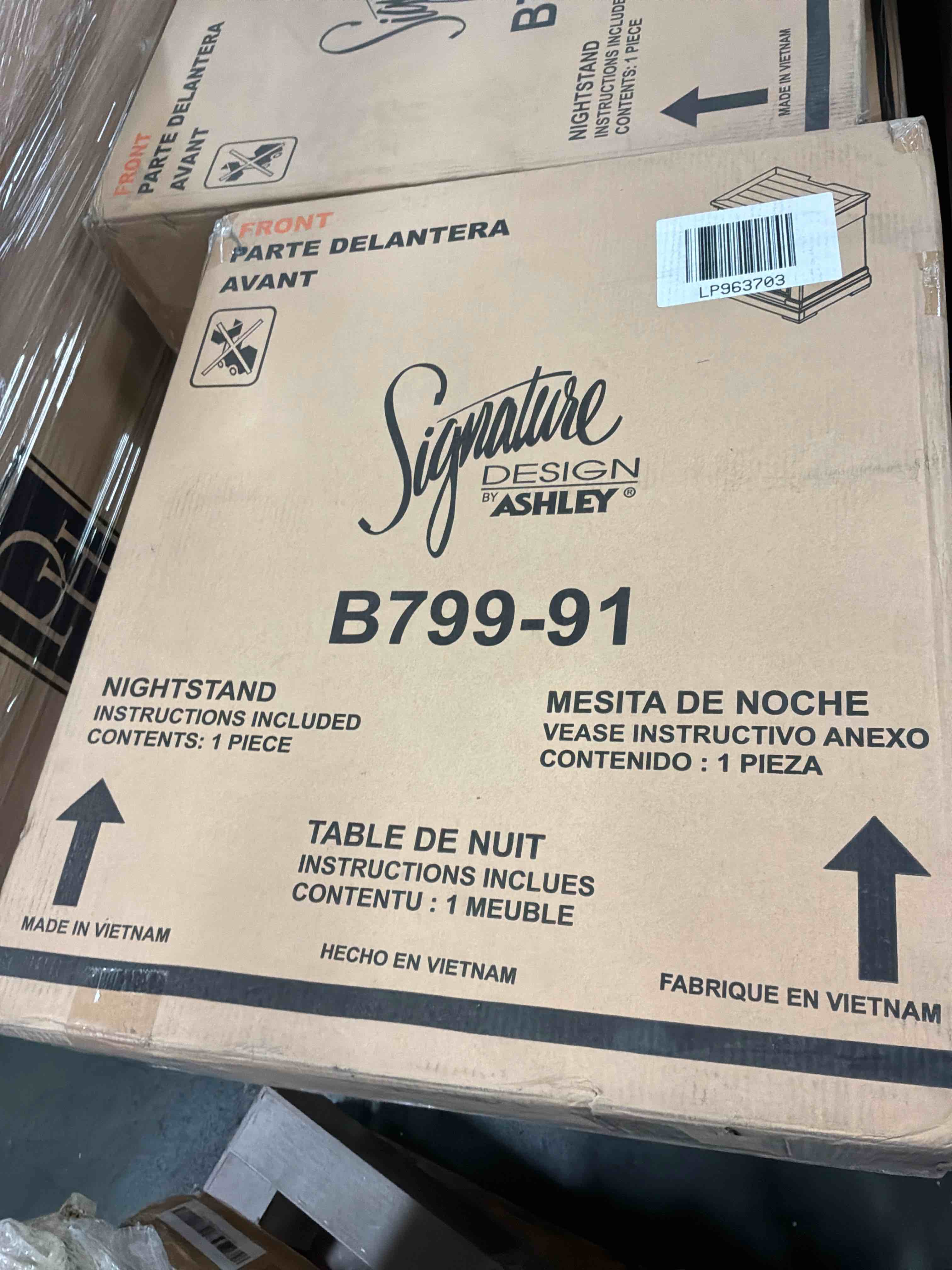 https://s3.amazonaws.com/lotting-images-prod/bidfta/PNK4870799_1778077470402.jpeg
