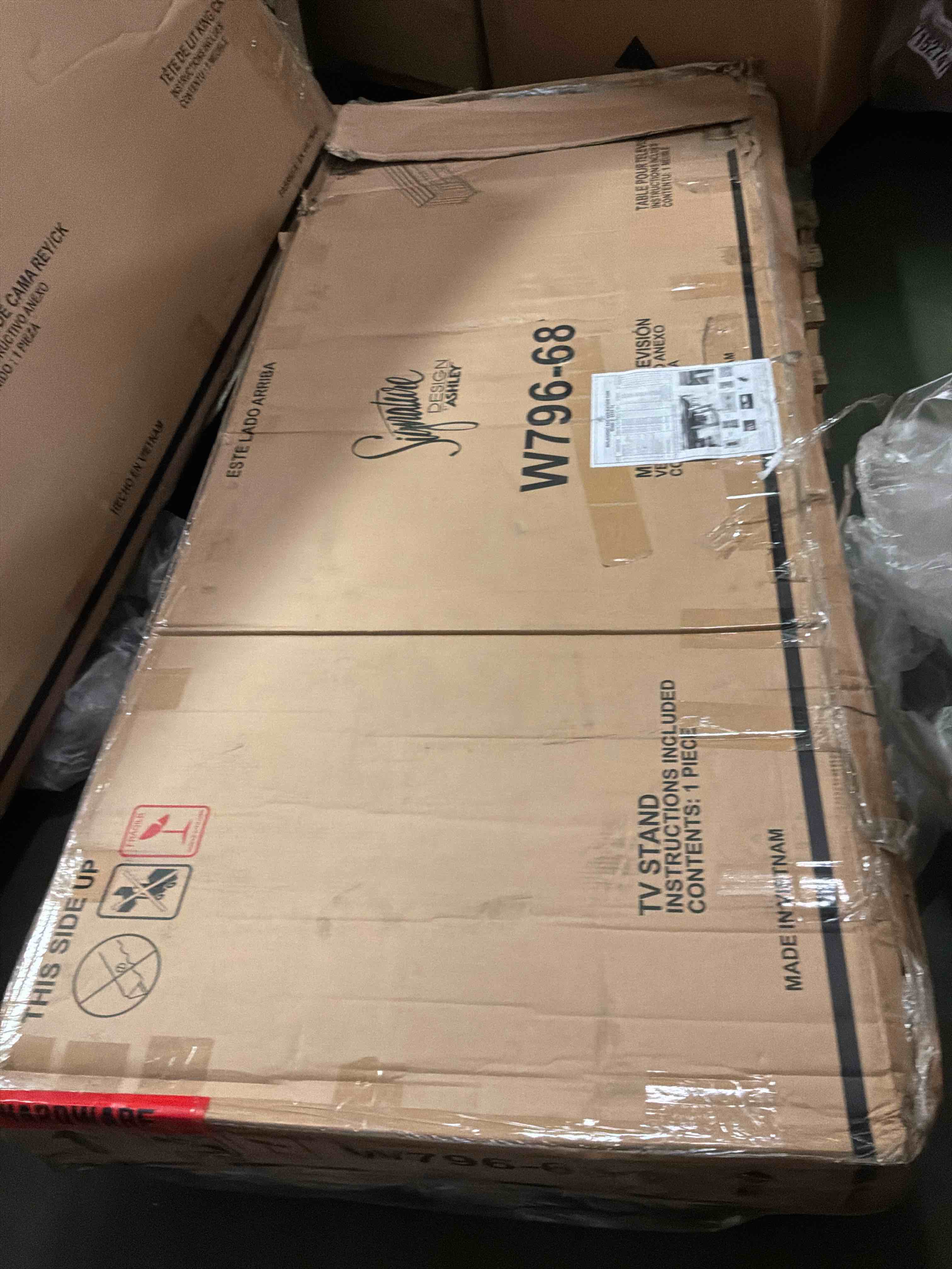 https://s3.amazonaws.com/lotting-images-prod/bidfta/PNK4870894_1778171128465.jpeg