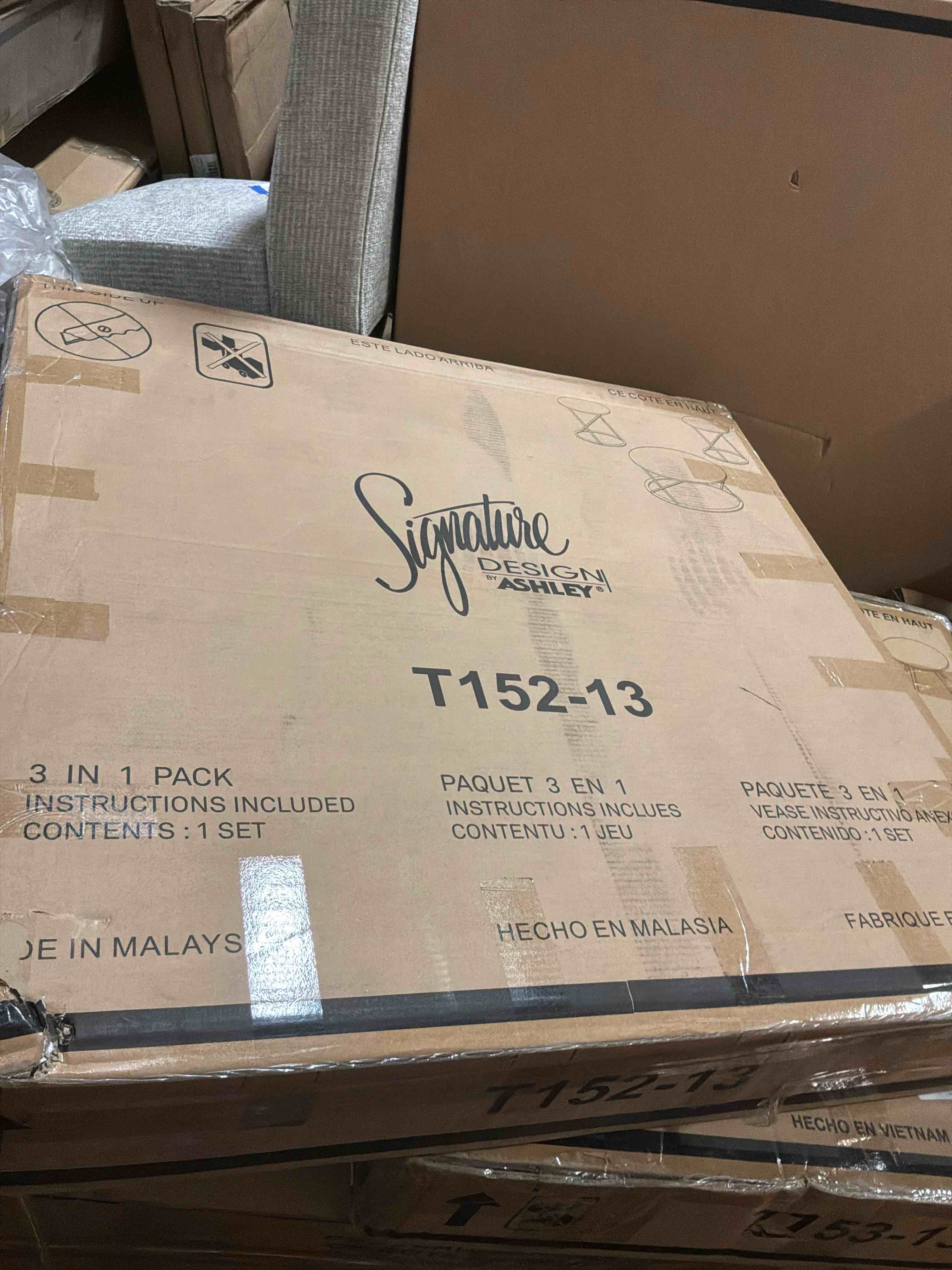 https://s3.amazonaws.com/lotting-images-prod/bidfta/PNK4870898_1778176671682.jpeg