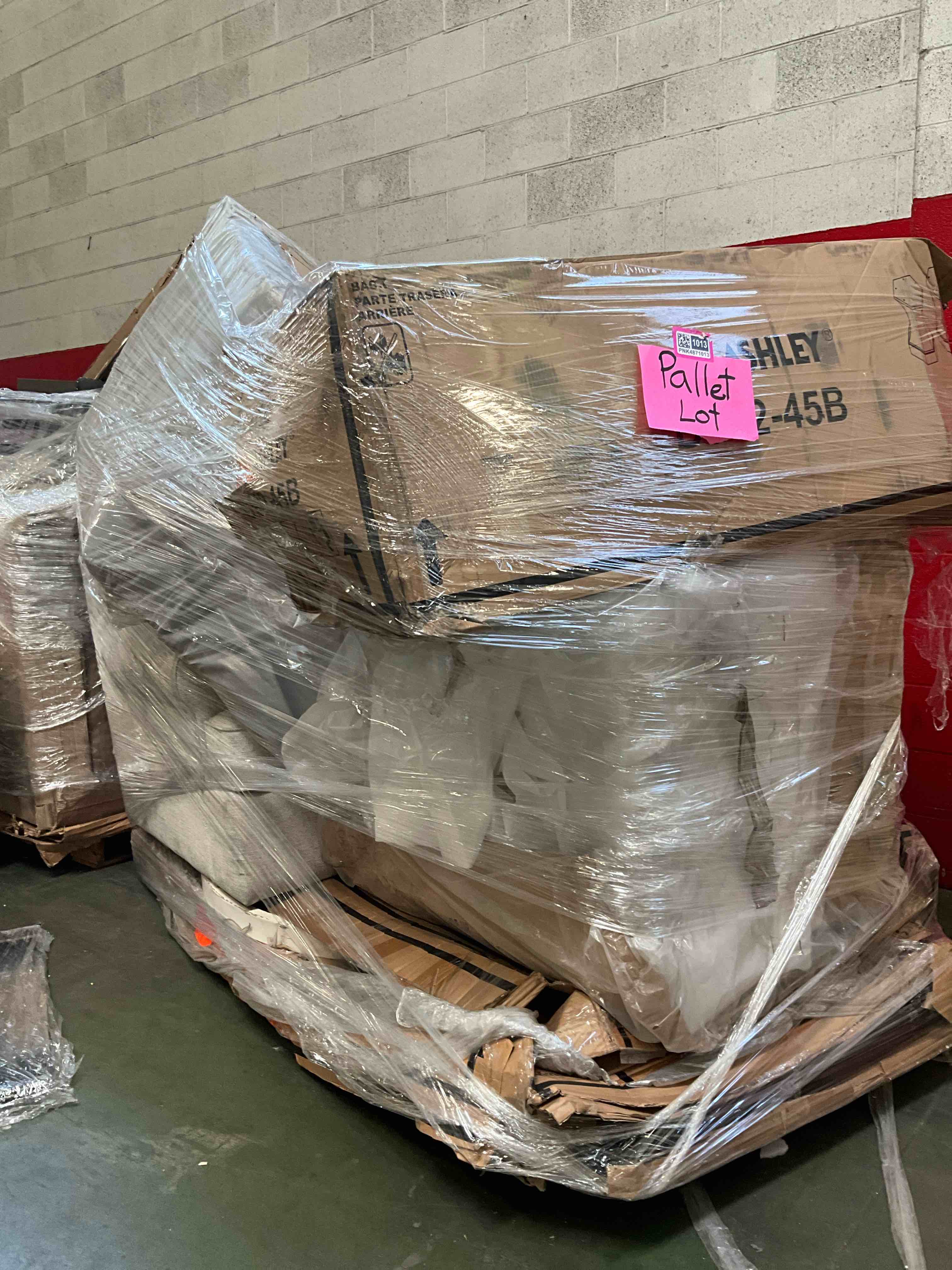 Pallet Lot of Mixed Furniture Parts 