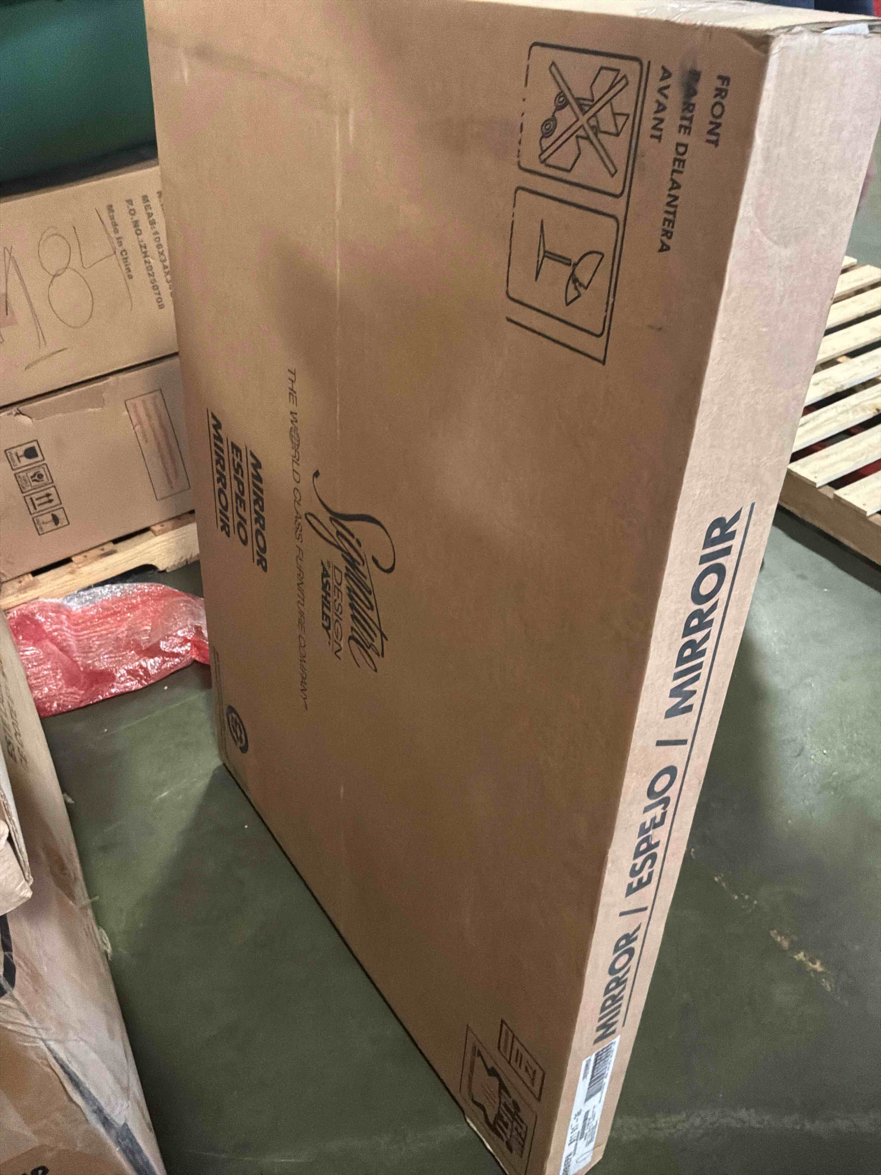 https://s3.amazonaws.com/lotting-images-prod/bidfta/PNK4871015_1778685847754.jpeg