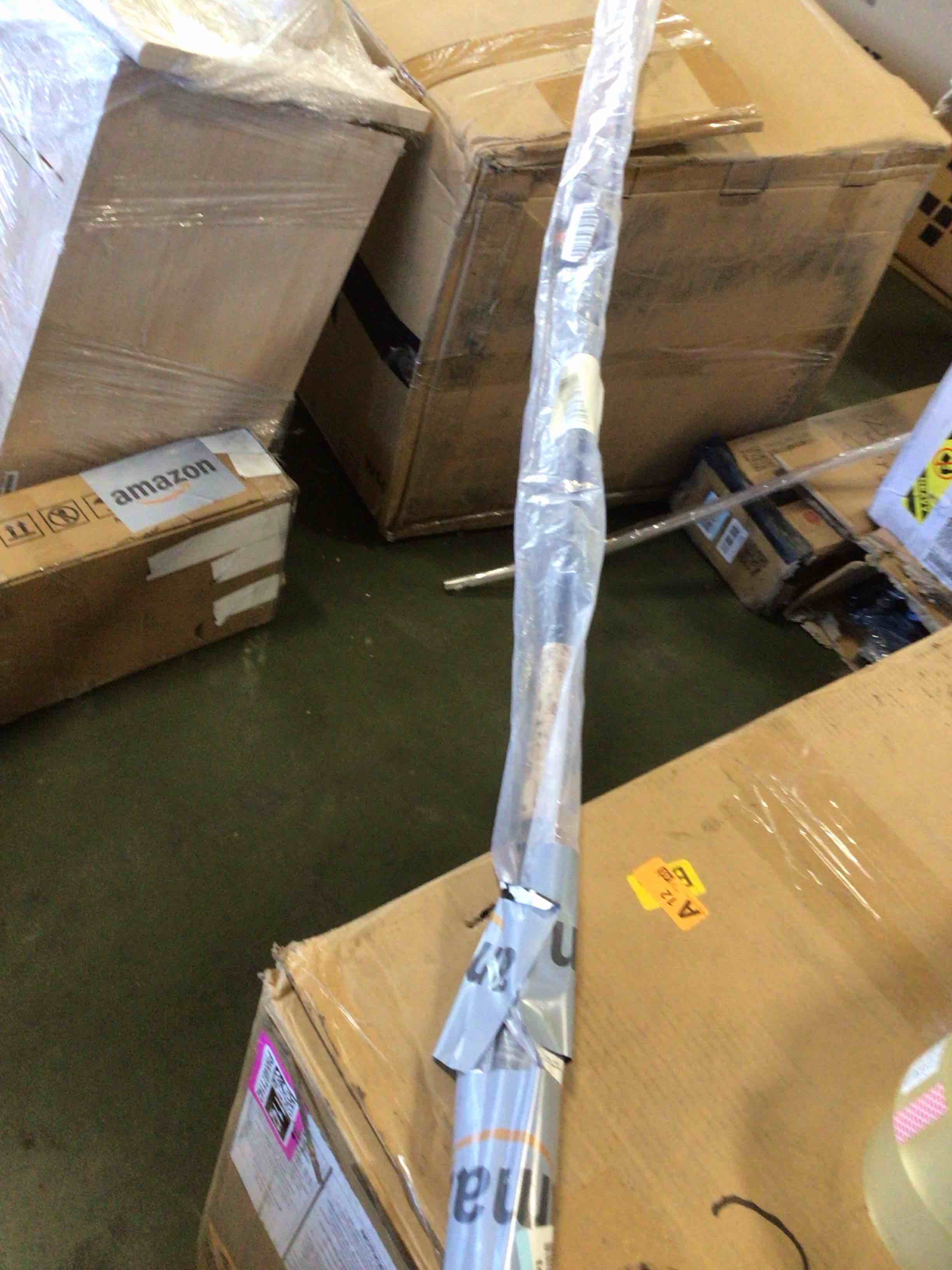https://s3.amazonaws.com/lotting-images-prod/bidfta/PNK4871113_1778761224429.jpeg