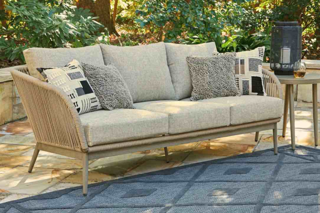 1 Sofa Avec Coussin and 2Chaises Longues Avec Coussin