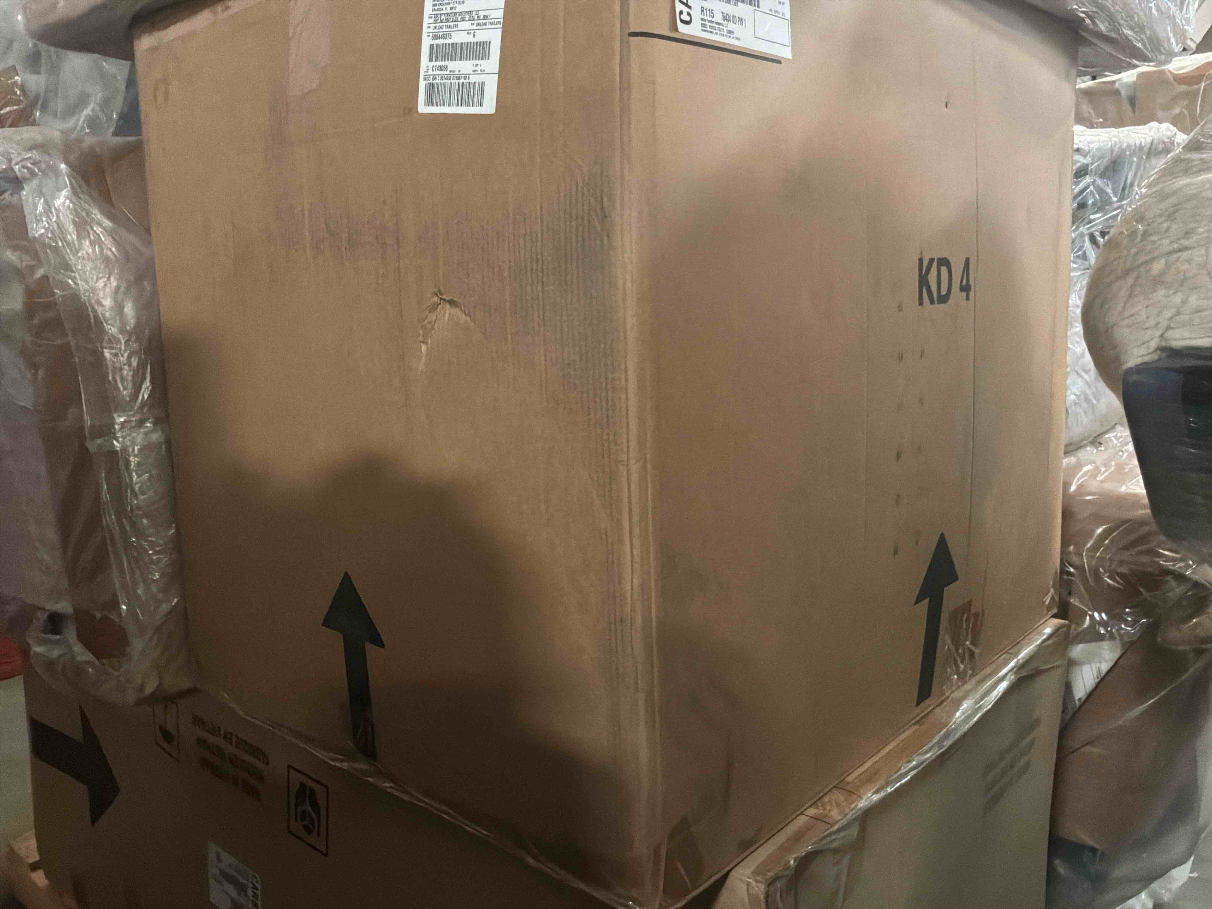 https://s3.amazonaws.com/lotting-images-prod/bidfta/PNK4871257_1778761980878.jpeg