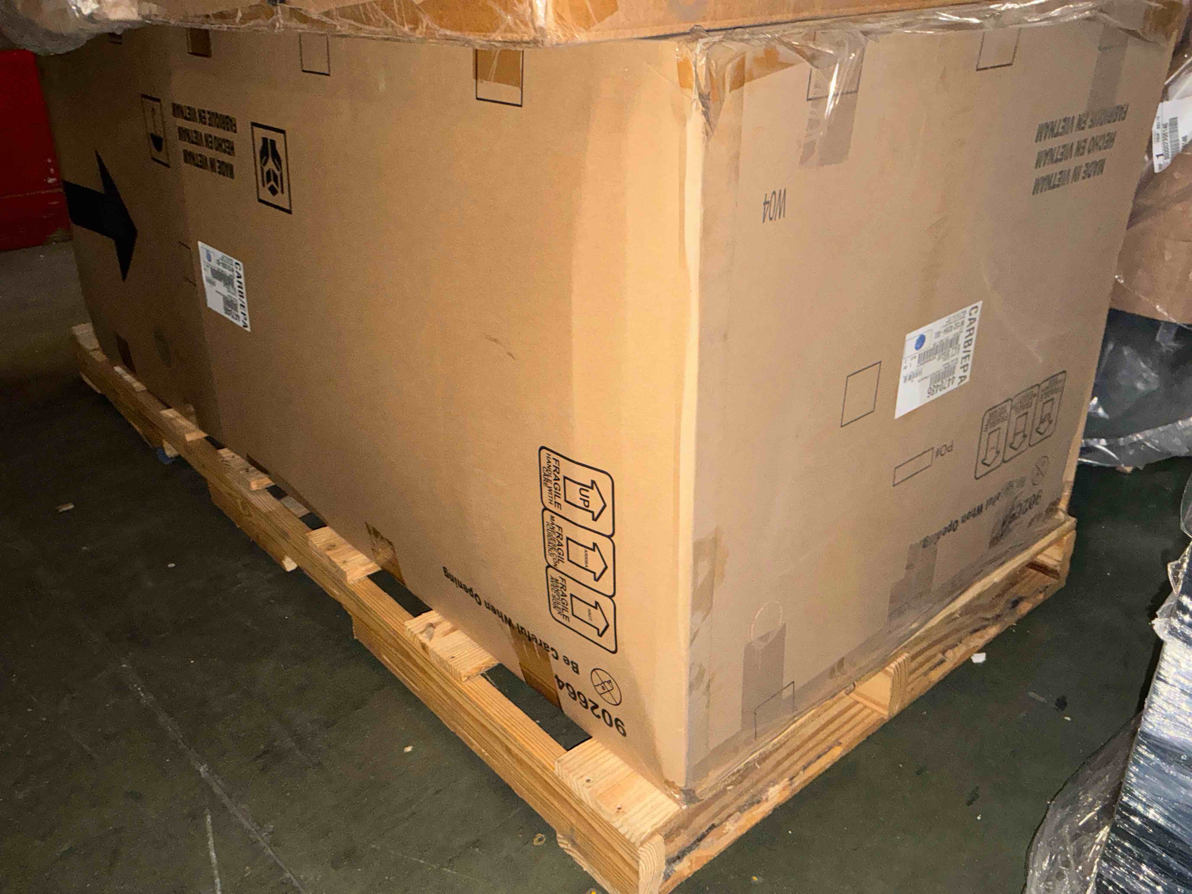 https://s3.amazonaws.com/lotting-images-prod/bidfta/PNK4871258_1778762106169.jpeg
