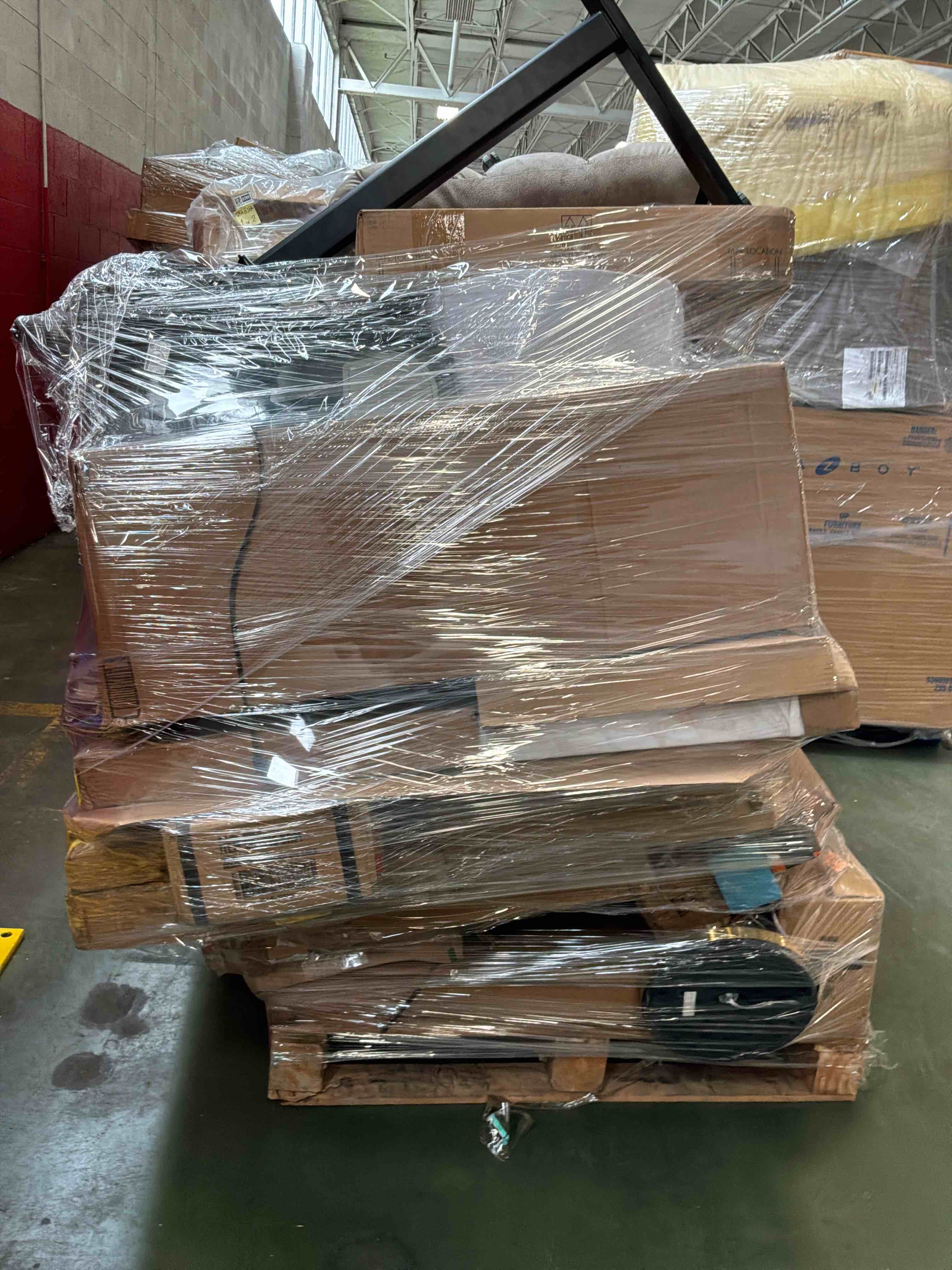 https://s3.amazonaws.com/lotting-images-prod/bidfta/PNK4871536_1778875388574.jpeg